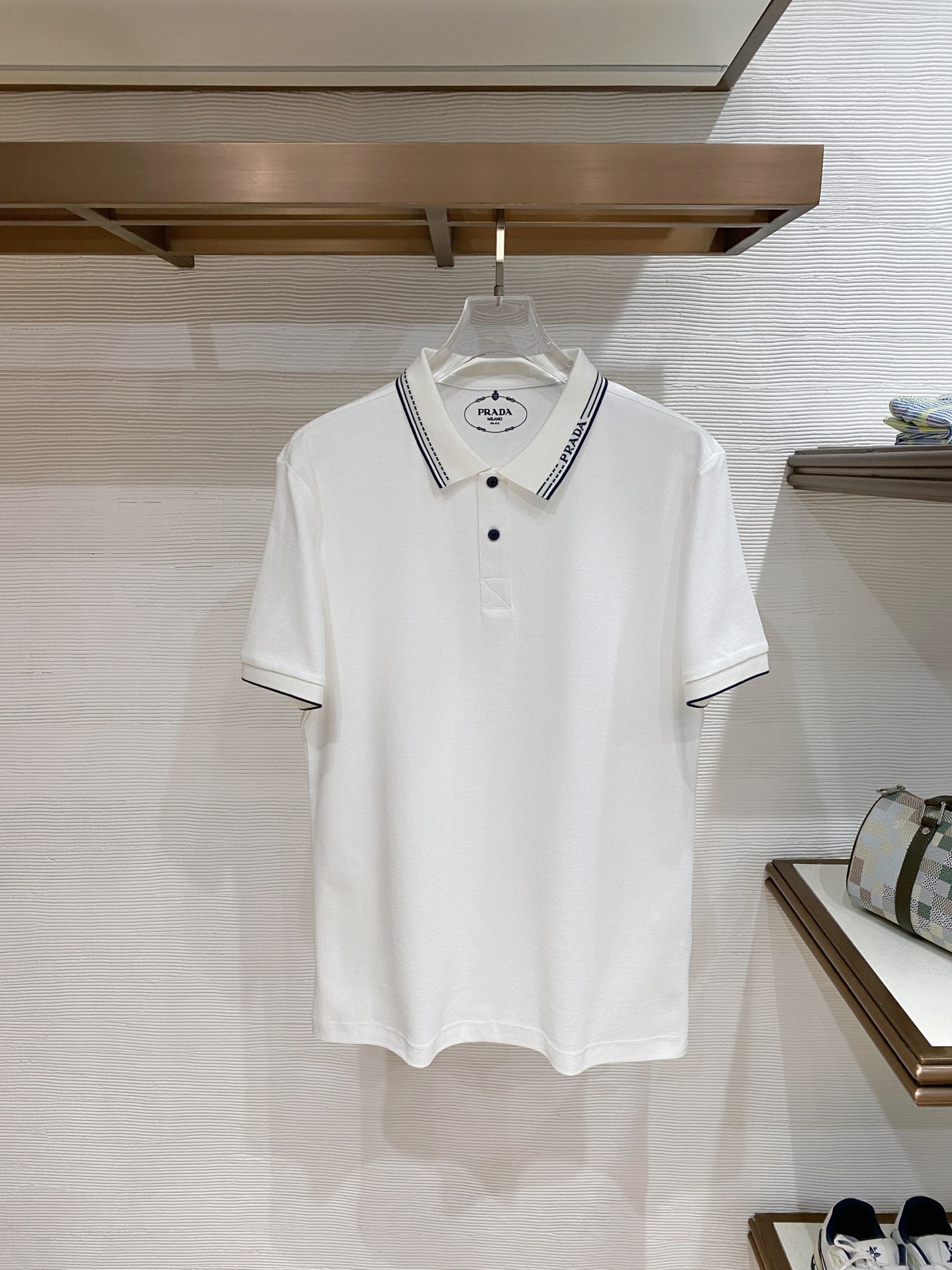 🌟 PRD# 26春夏 专属标识Polo衫短袖T恤 经典的翻领裁剪工艺从未停止.既不单调也不复杂,匠心之