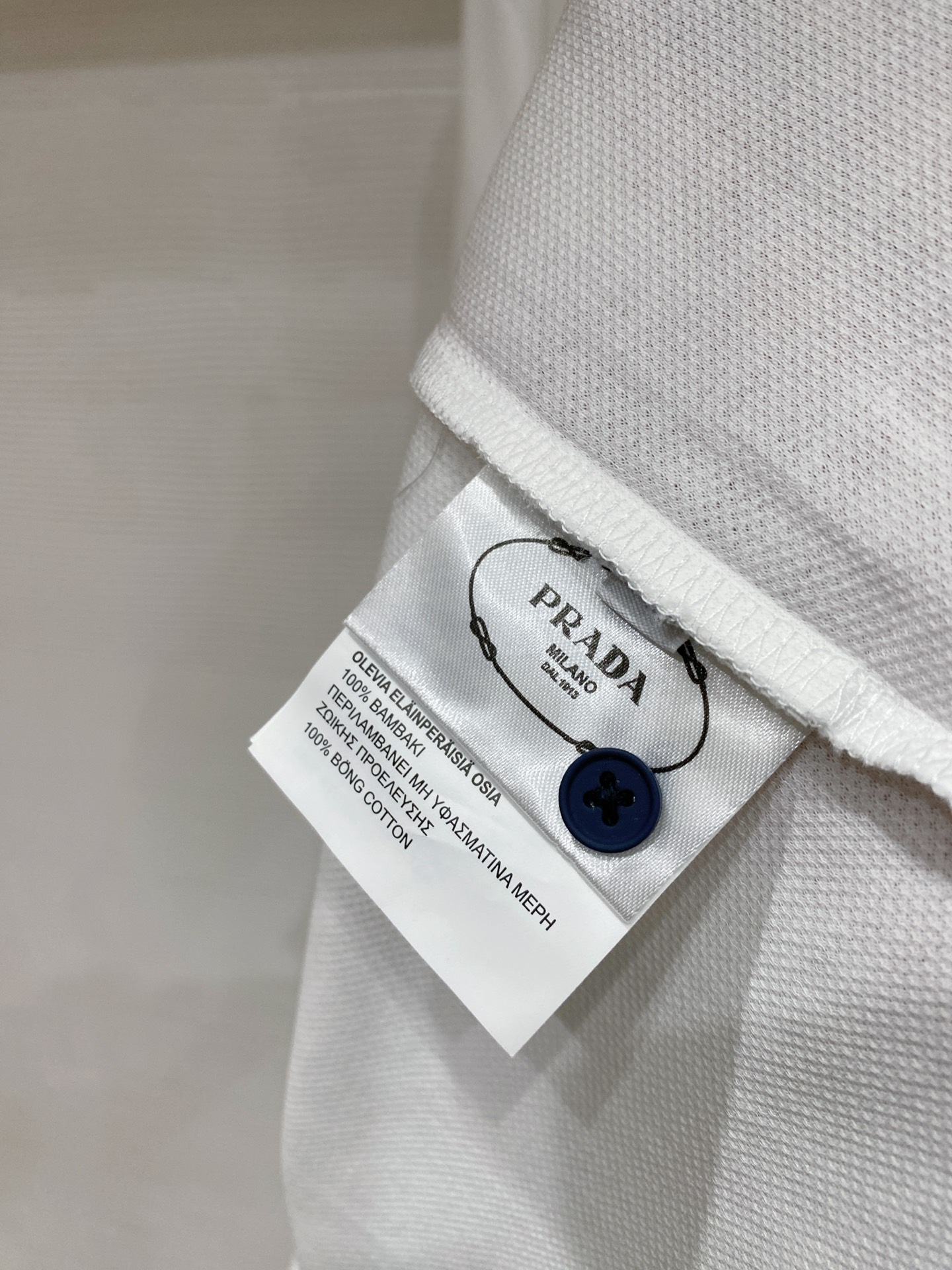 🌟 PRD# 26春夏 专属标识Polo衫短袖T恤 经典的翻领裁剪工艺从未停止.既不单调也不复杂,匠心之