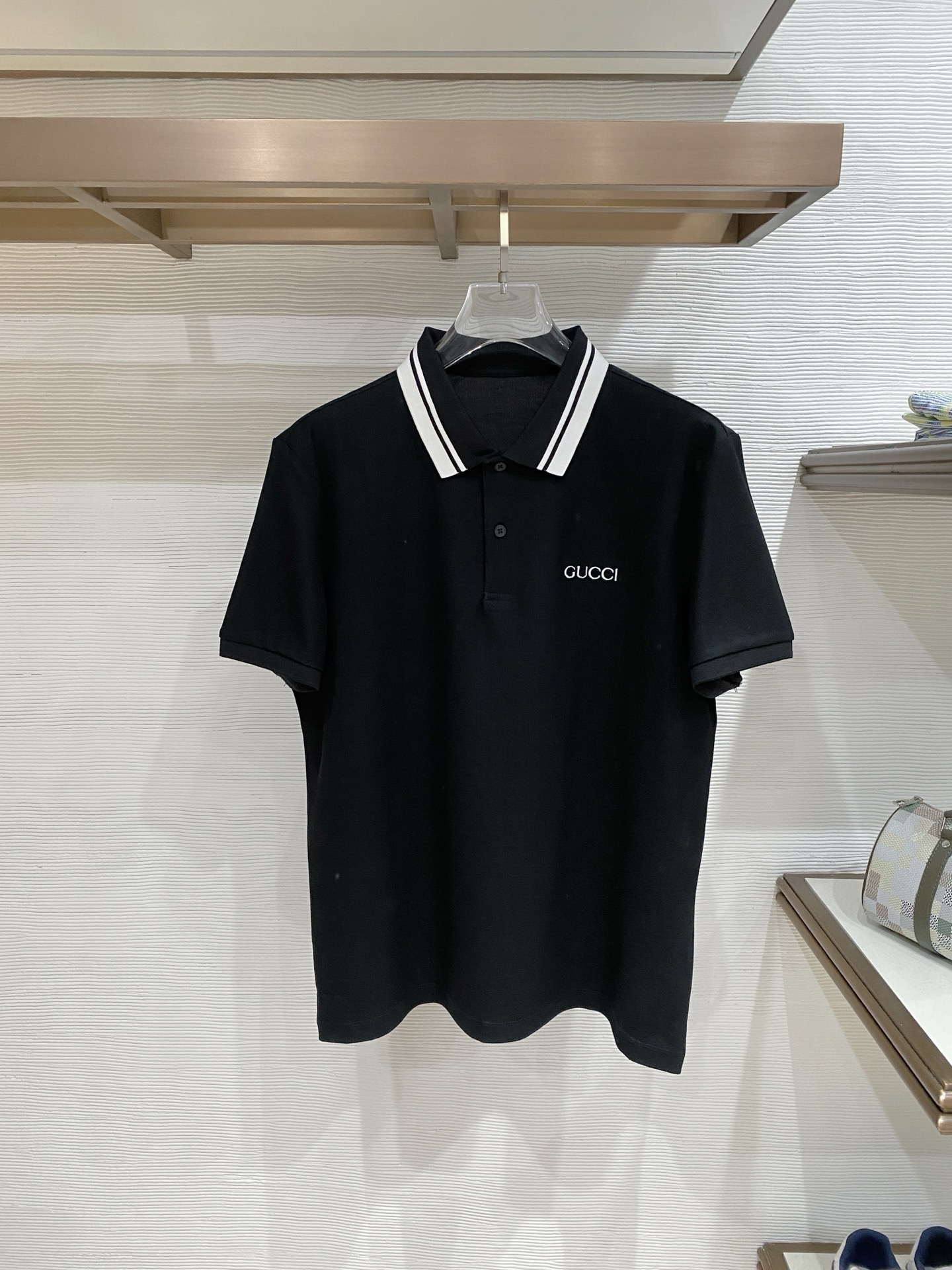 🌟 Gu# 26春夏 专属标识Polo衫短袖T恤 经典的翻领裁剪工艺从未停止.既不单调也不复杂,匠心之作