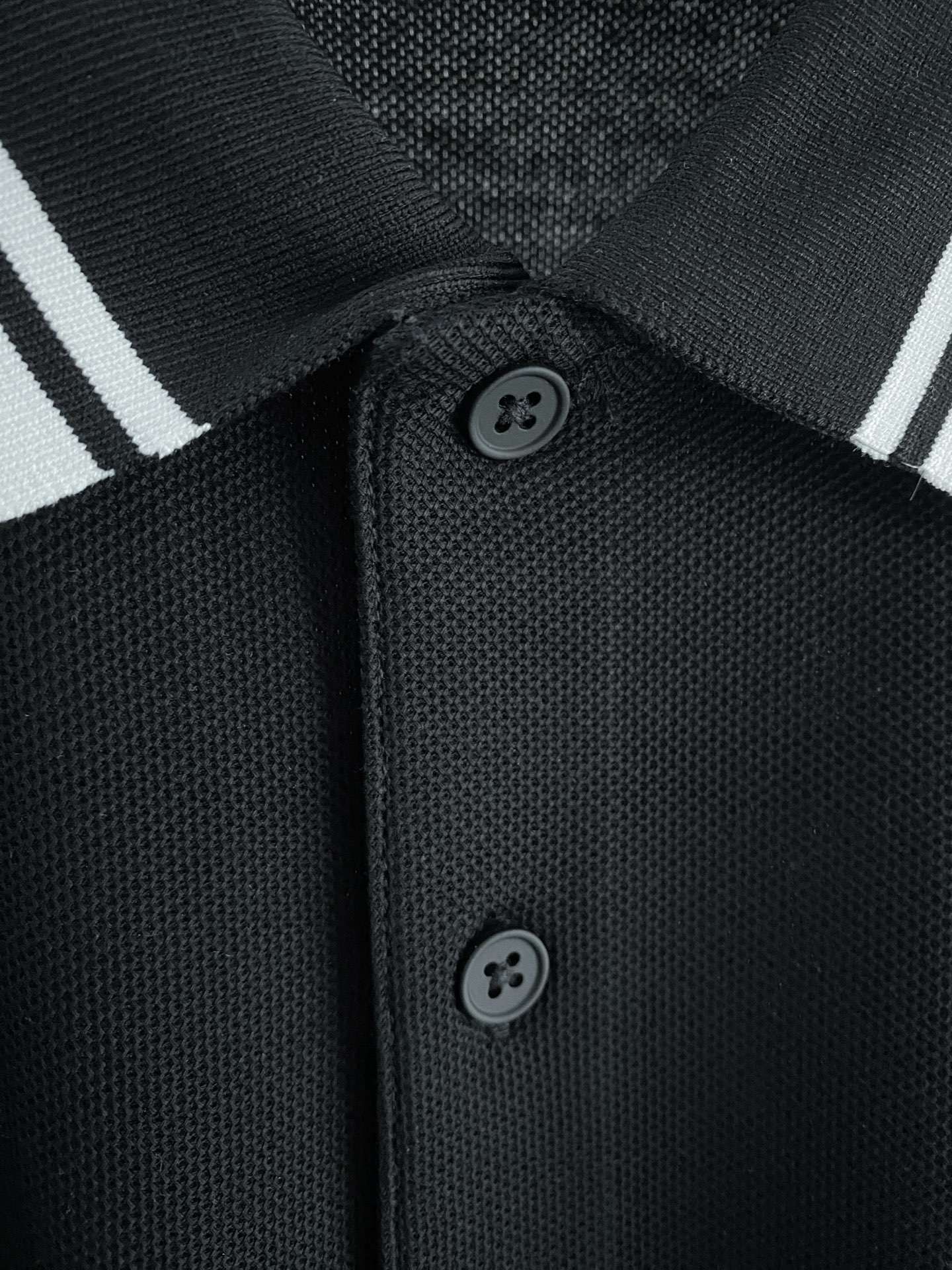 🌟 Gu# 26春夏 专属标识Polo衫短袖T恤 经典的翻领裁剪工艺从未停止.既不单调也不复杂,匠心之作