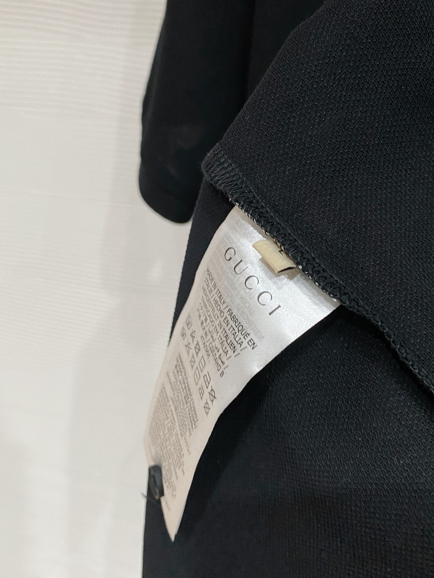 🌟 Gu# 26春夏 专属标识Polo衫短袖T恤 经典的翻领裁剪工艺从未停止.既不单调也不复杂,匠心之作