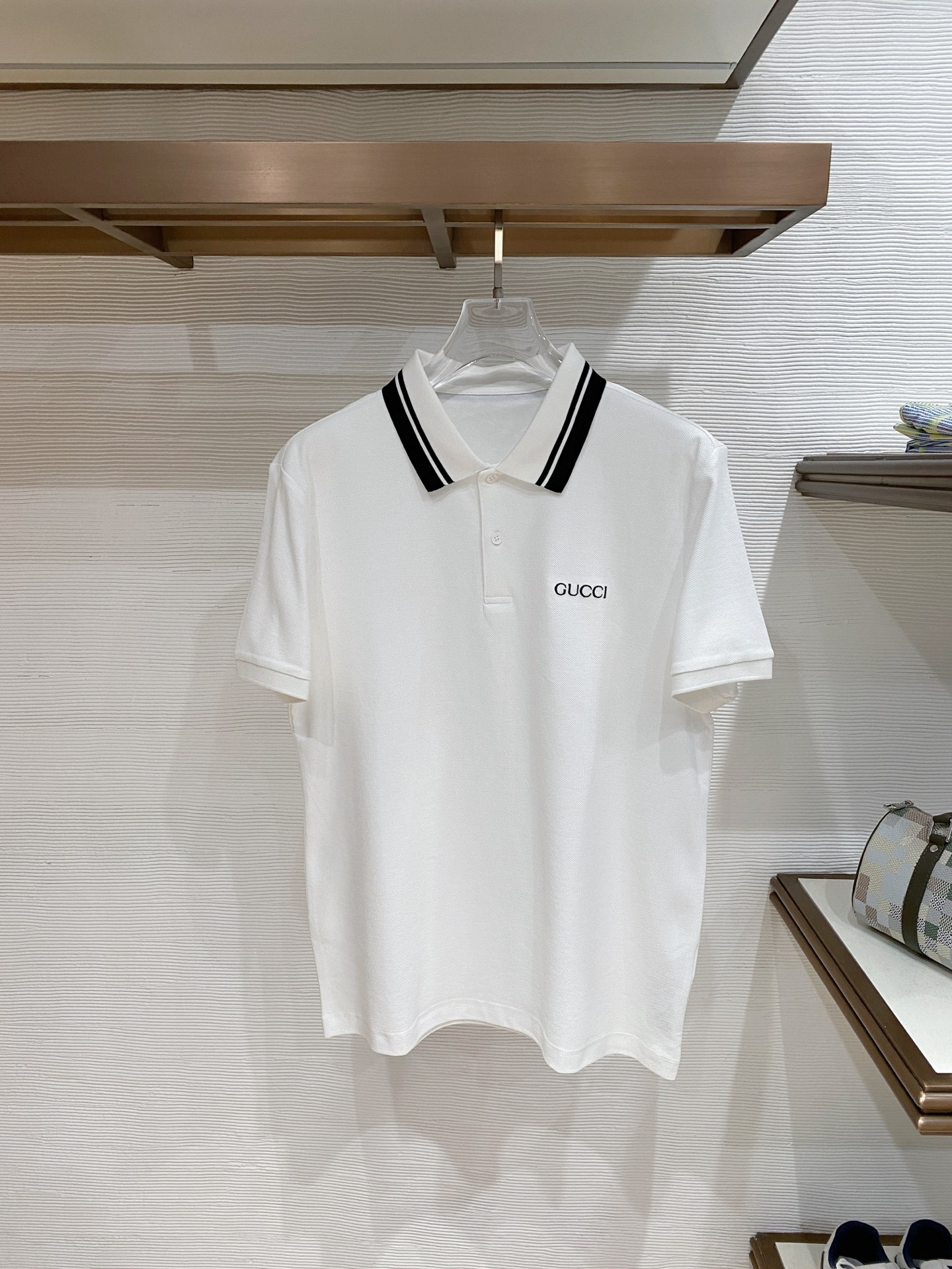 🌟 Gu# 26春夏 专属标识Polo衫短袖T恤 经典的翻领裁剪工艺从未停止.既不单调也不复杂,匠心之作