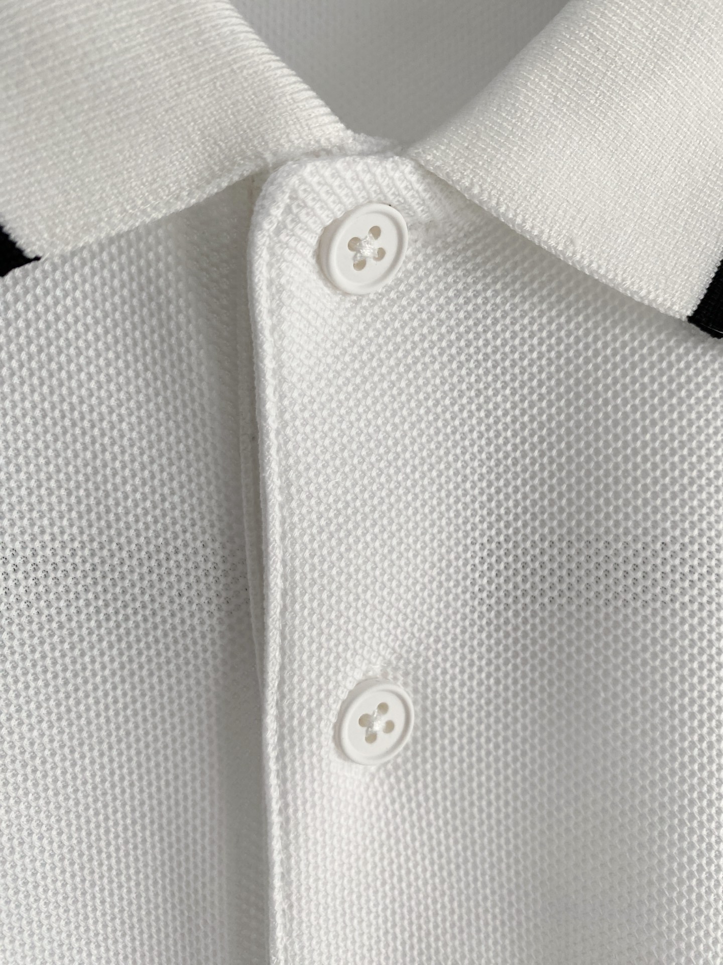 🌟 Gu# 26春夏 专属标识Polo衫短袖T恤 经典的翻领裁剪工艺从未停止.既不单调也不复杂,匠心之作