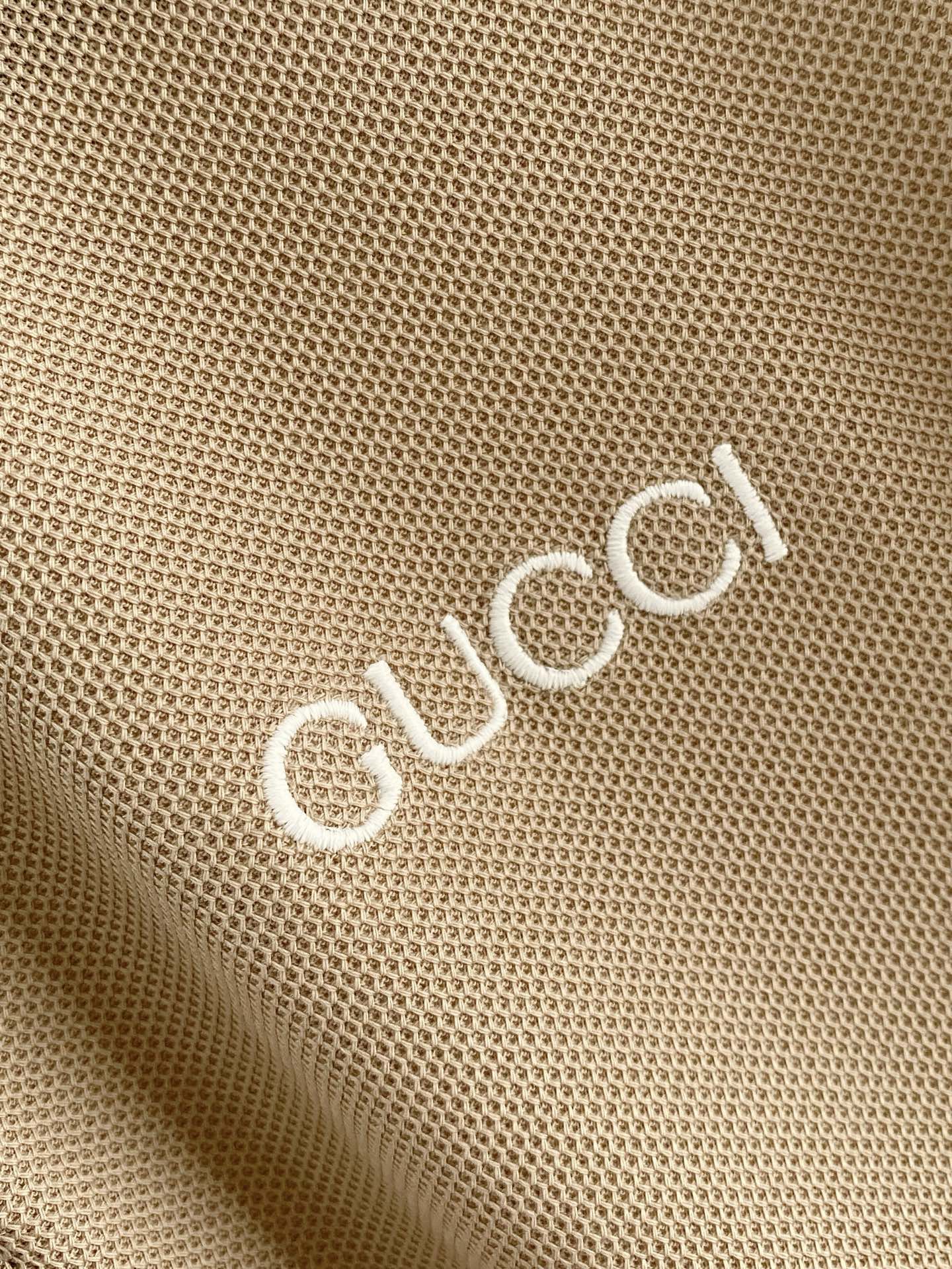 🌟 Gu# 26春夏 专属标识Polo衫短袖T恤 经典的翻领裁剪工艺从未停止.既不单调也不复杂,匠心之作