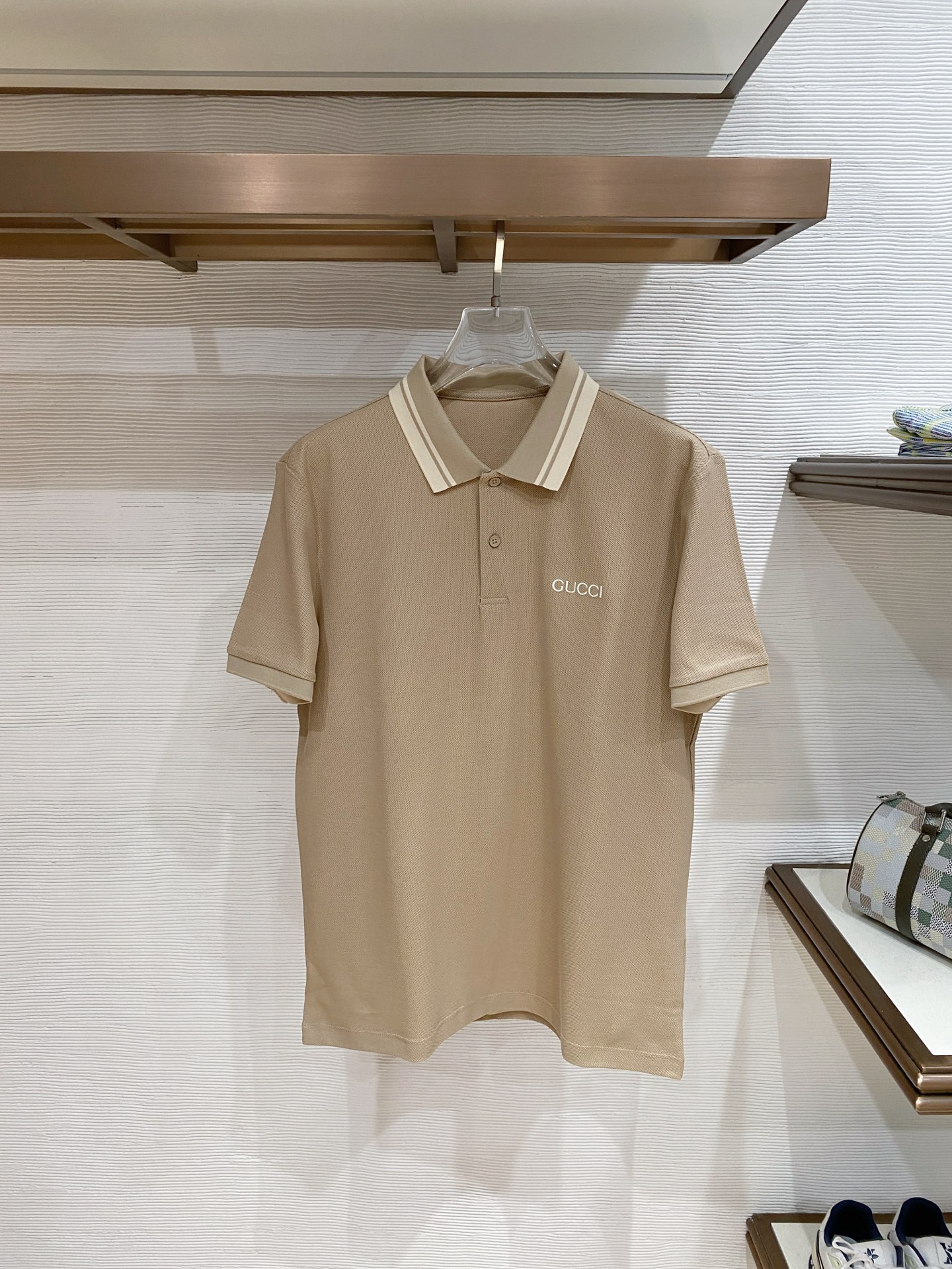 🌟 Gu# 26春夏 专属标识Polo衫短袖T恤 经典的翻领裁剪工艺从未停止.既不单调也不复杂,匠心之作