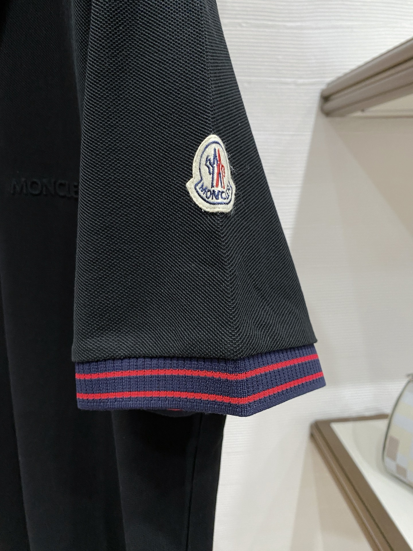 🌟 Mon# 26春夏 专属标识Polo衫短袖T恤 经典的翻领裁剪工艺从未停止.既不单调也不复杂,匠心之