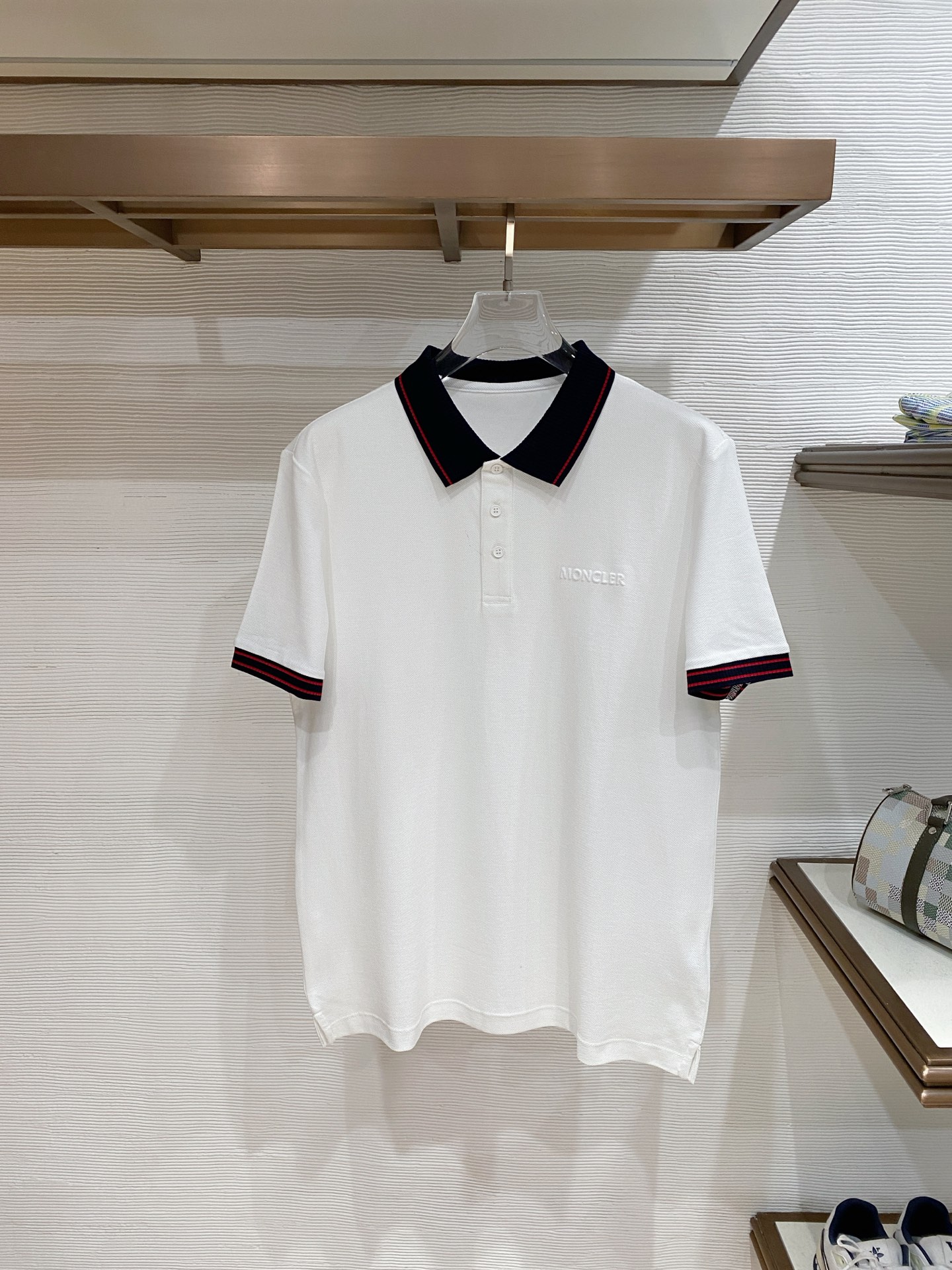 🌟 Mon# 26春夏 专属标识Polo衫短袖T恤 经典的翻领裁剪工艺从未停止.既不单调也不复杂,匠心之