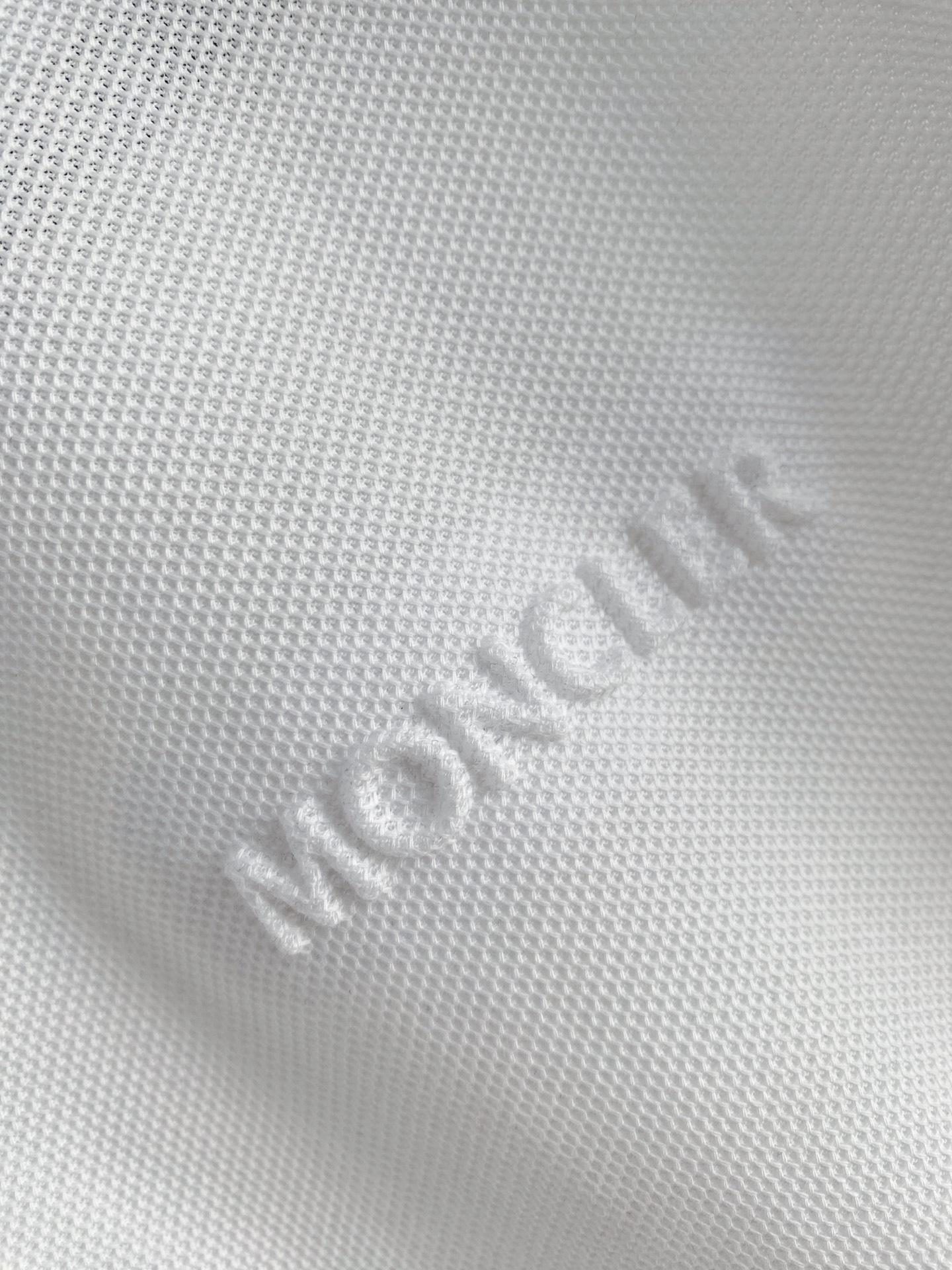 🌟 Mon# 26春夏 专属标识Polo衫短袖T恤 经典的翻领裁剪工艺从未停止.既不单调也不复杂,匠心之