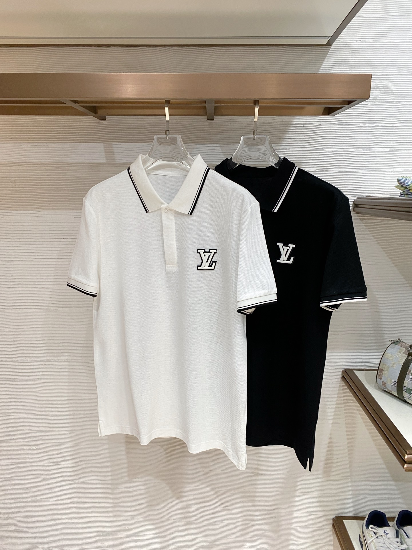 🌟 驴家# 26春夏 专属标识Polo衫短袖T恤 经典的翻领裁剪工艺从未停止.既不单调也不复杂,匠心之作