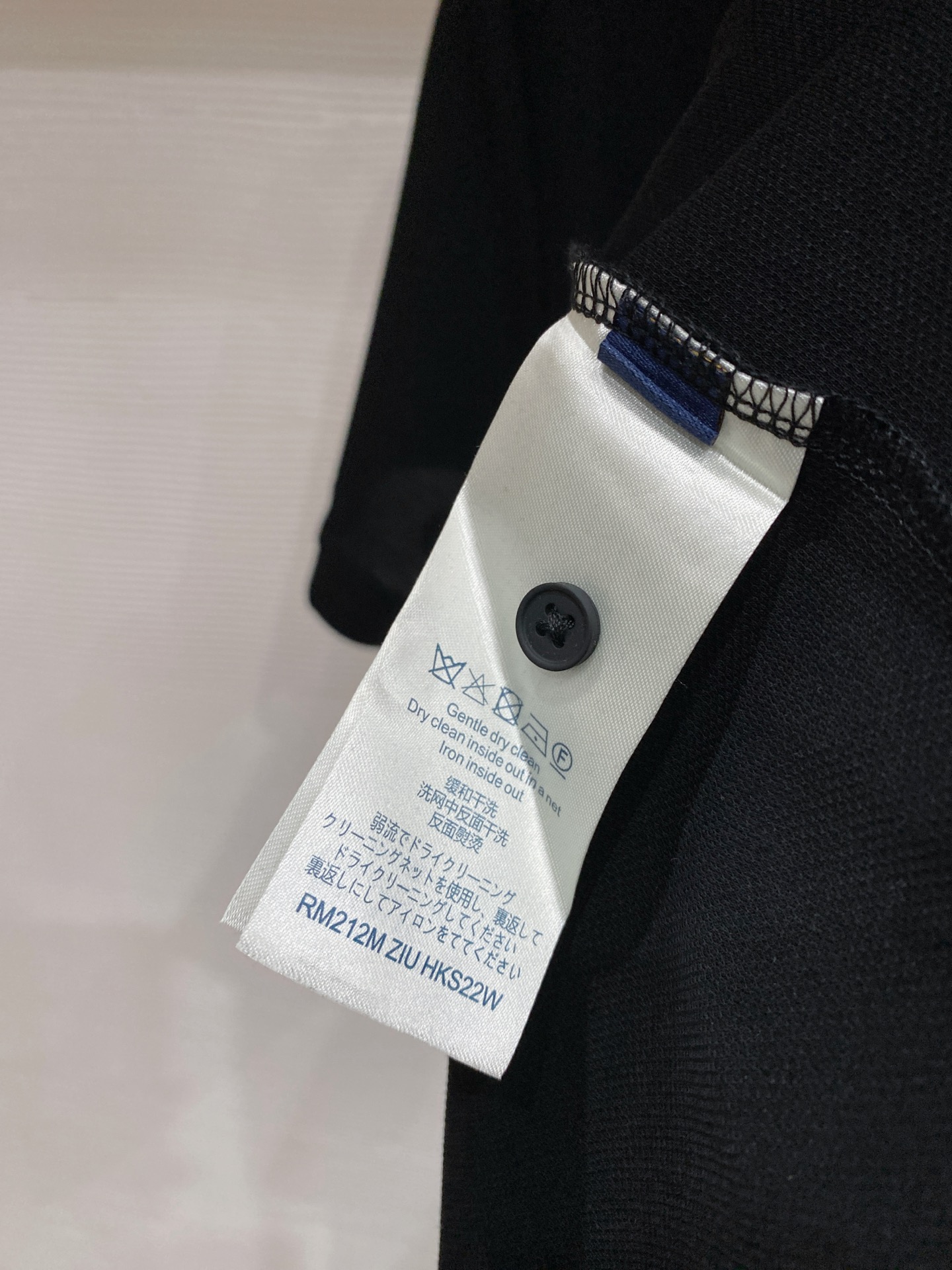 🌟 驴家# 26春夏 专属标识Polo衫短袖T恤 经典的翻领裁剪工艺从未停止.既不单调也不复杂,匠心之作