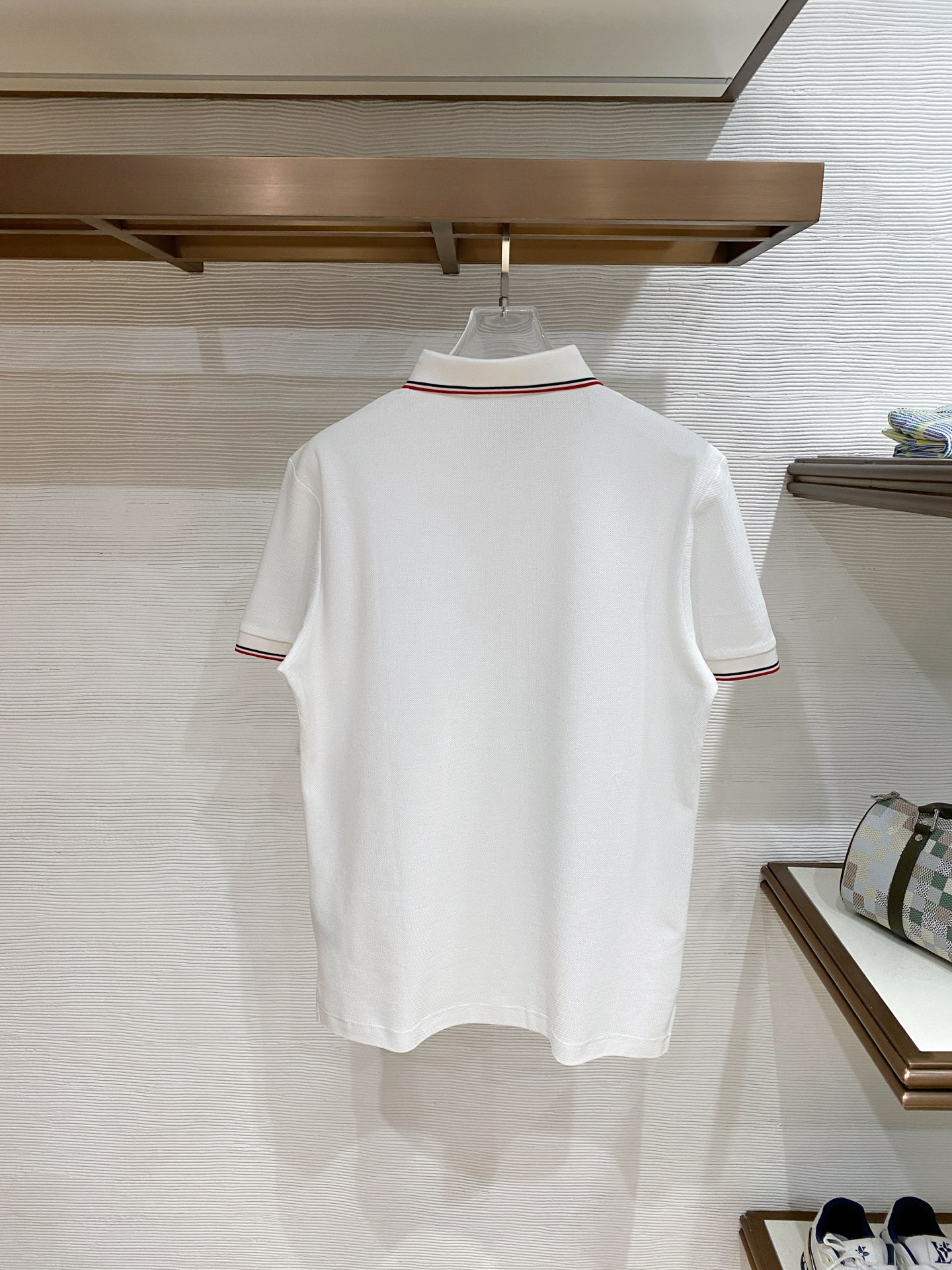 🌟 Mon# 26春夏 专属标识Polo衫短袖T恤 经典的翻领裁剪工艺从未停止.既不单调也不复杂,匠心之