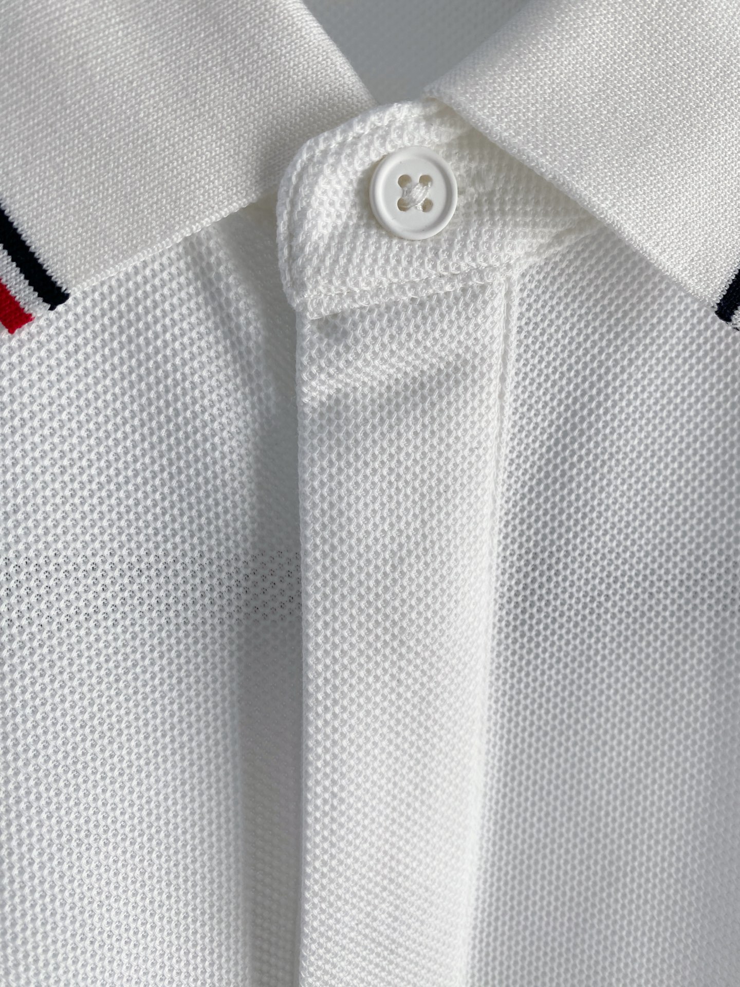 🌟 Mon# 26春夏 专属标识Polo衫短袖T恤 经典的翻领裁剪工艺从未停止.既不单调也不复杂,匠心之