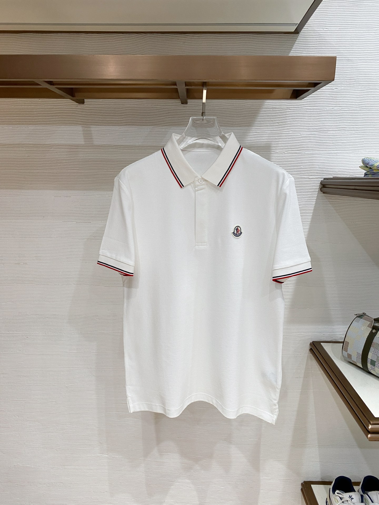 🌟 Mon# 26春夏 专属标识Polo衫短袖T恤 经典的翻领裁剪工艺从未停止.既不单调也不复杂,匠心之