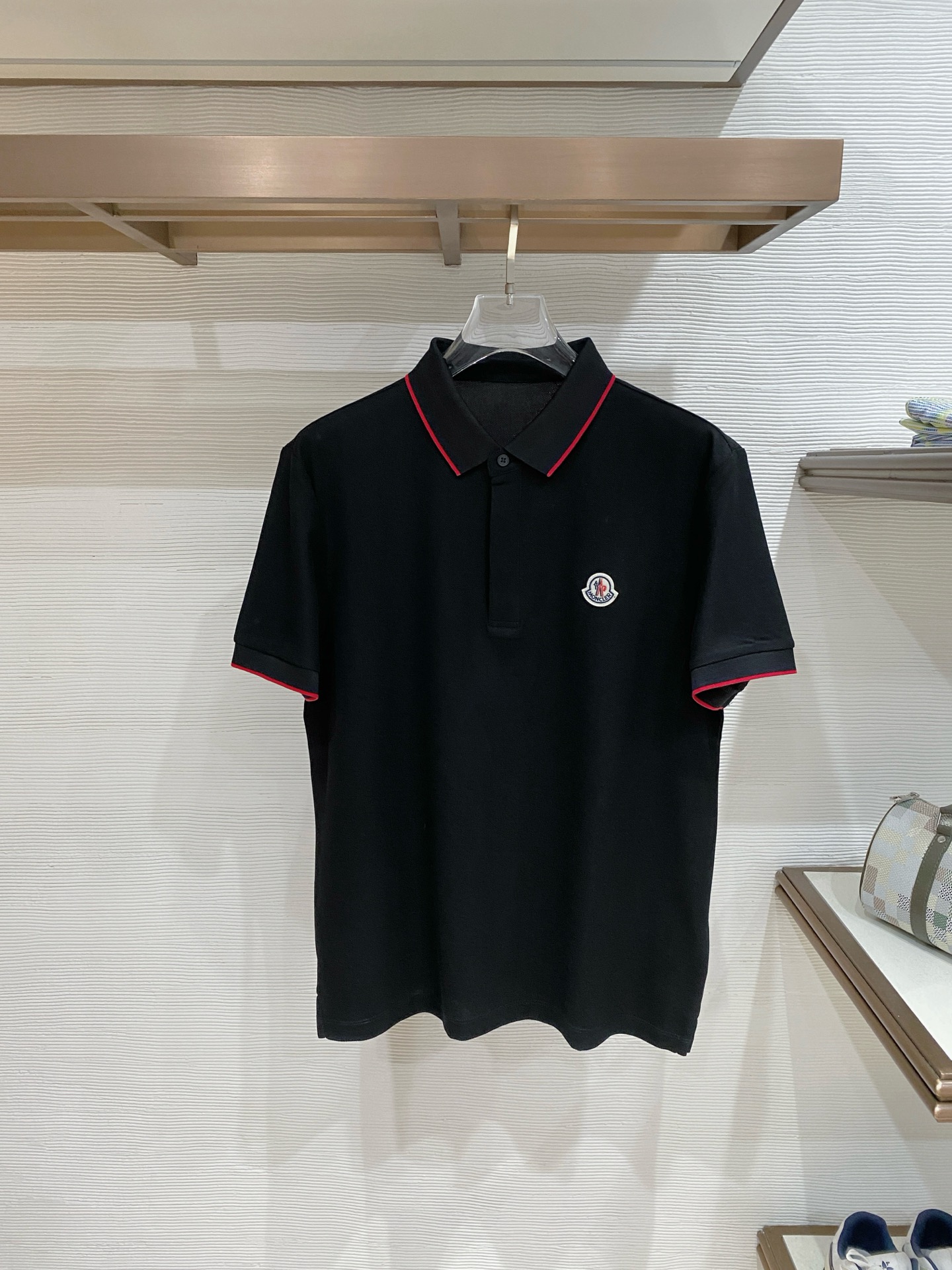 🌟 Mon# 26春夏 专属标识Polo衫短袖T恤 经典的翻领裁剪工艺从未停止.既不单调也不复杂,匠心之