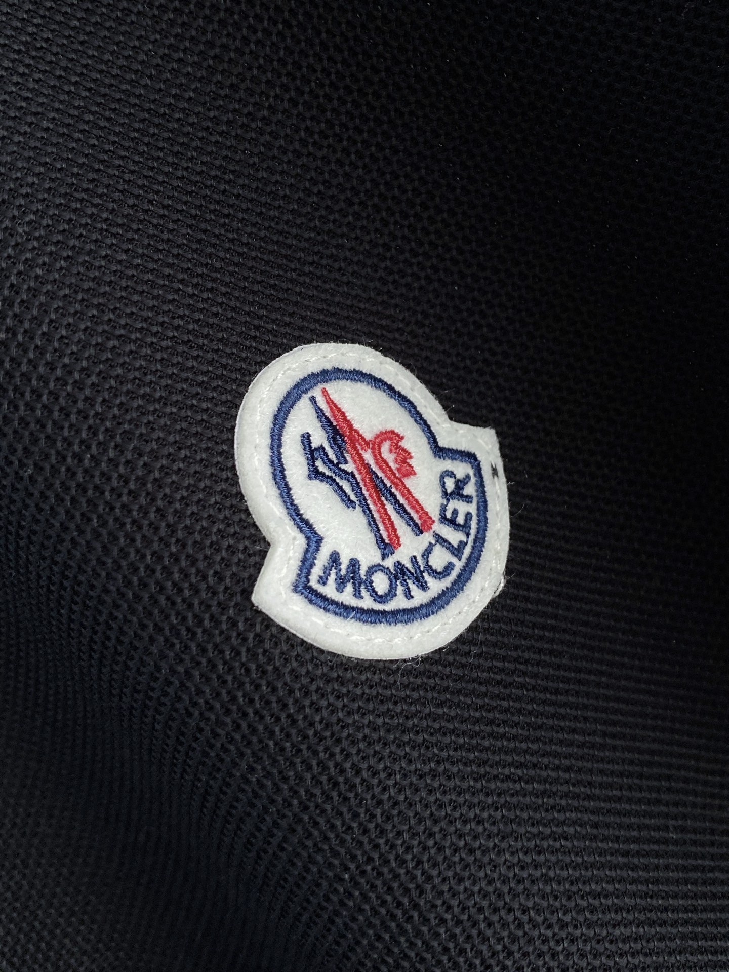 🌟 Mon# 26春夏 专属标识Polo衫短袖T恤 经典的翻领裁剪工艺从未停止.既不单调也不复杂,匠心之