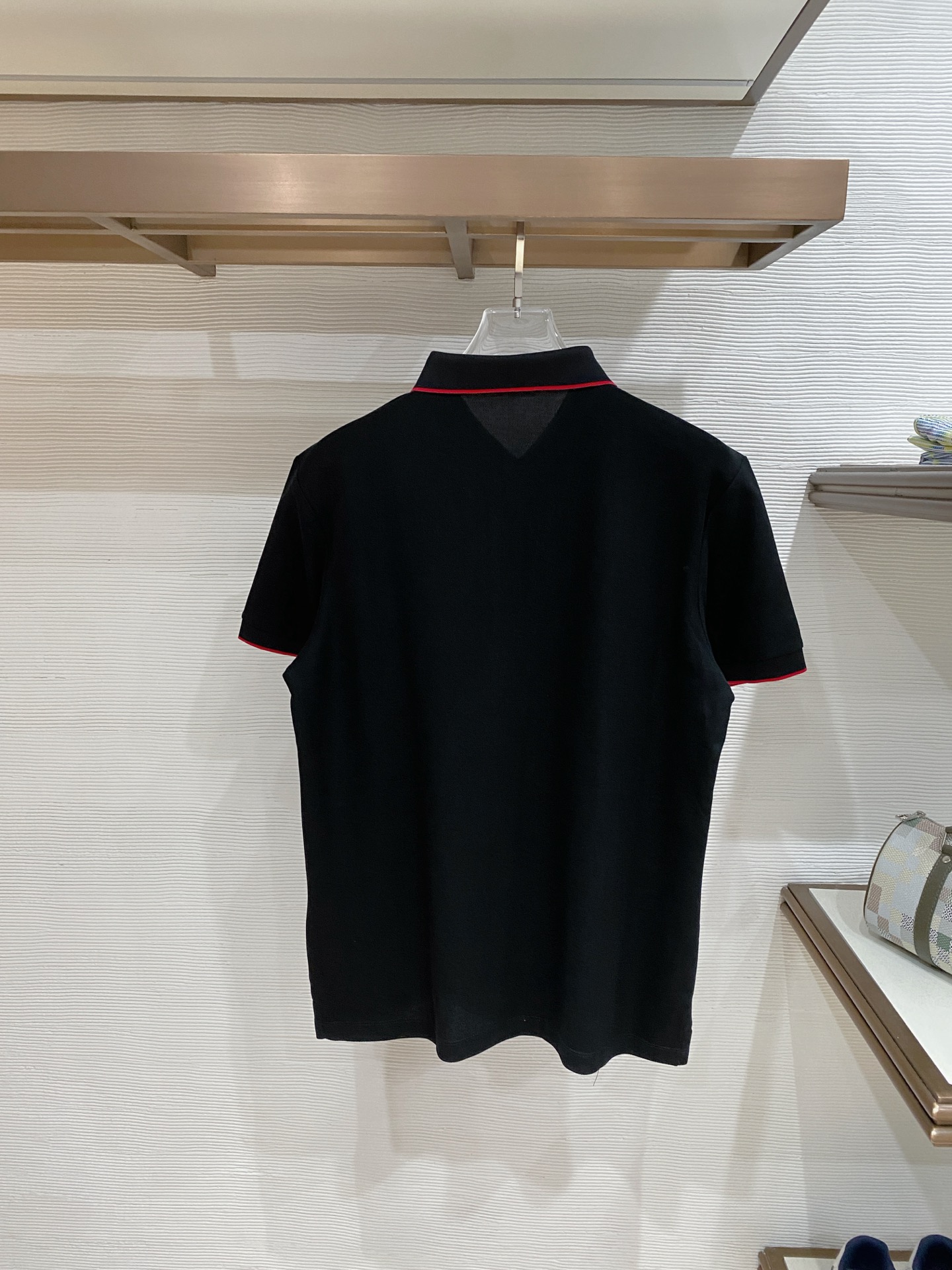 🌟 Mon# 26春夏 专属标识Polo衫短袖T恤 经典的翻领裁剪工艺从未停止.既不单调也不复杂,匠心之