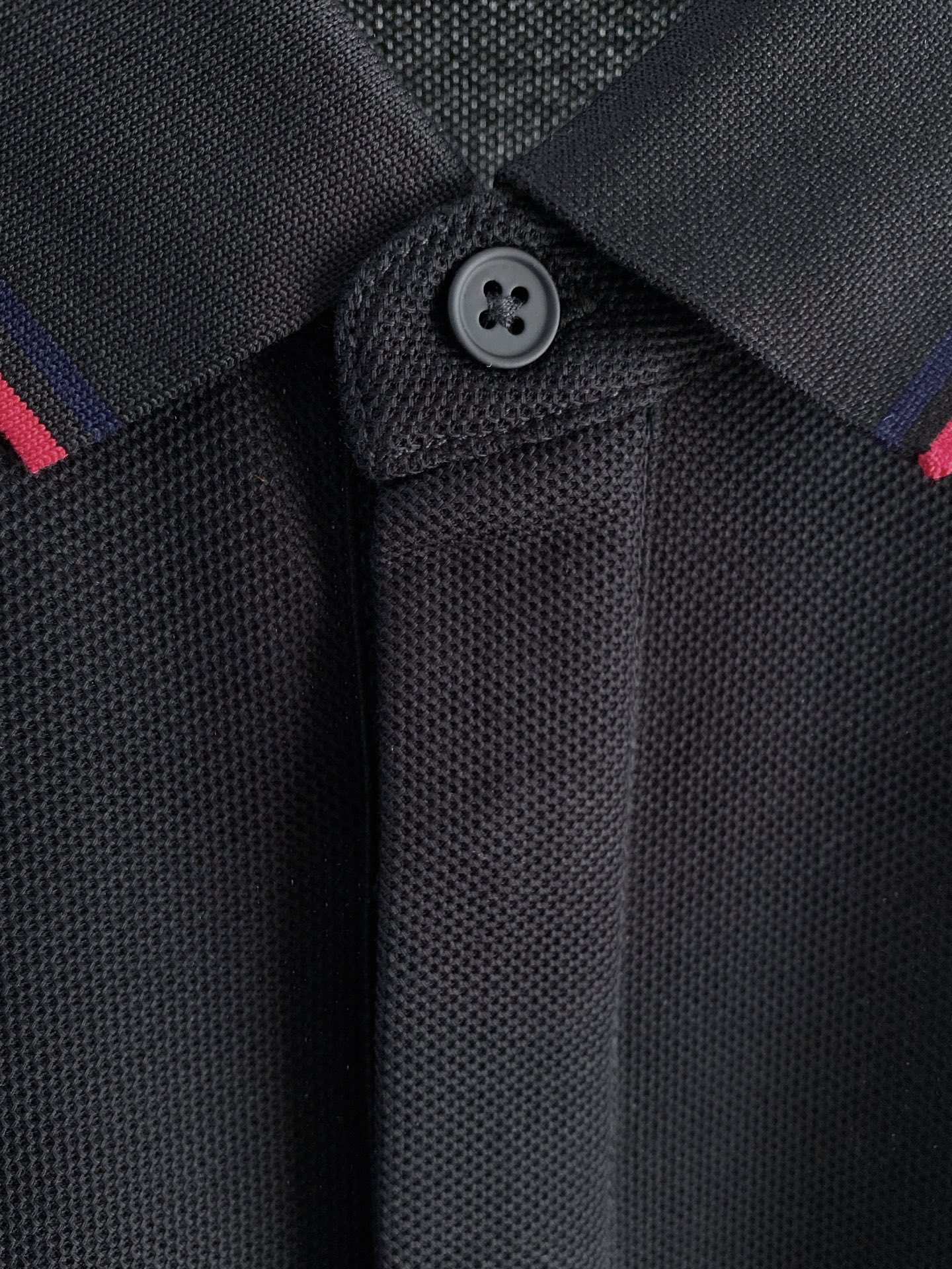 🌟 Mon# 26春夏 专属标识Polo衫短袖T恤 经典的翻领裁剪工艺从未停止.既不单调也不复杂,匠心之