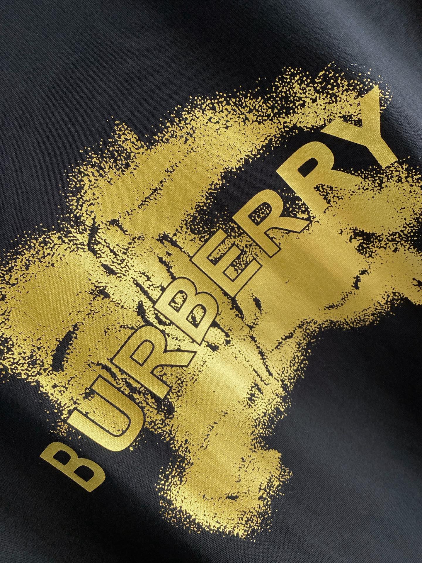 Burberry 巴宝莉 2026ss 春夏新款首发专柜最新款短袖圆领T恤 高端订制 设计前卫时尚！品牌