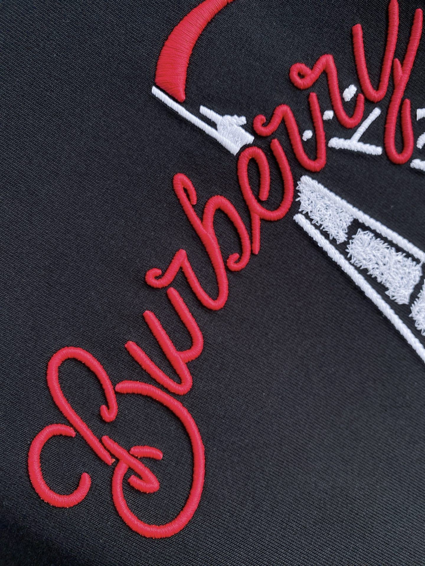 Burberry 巴宝莉 2026ss 春夏新款首发专柜最新款短袖圆领T恤 高端订制 设计前卫时尚！品牌