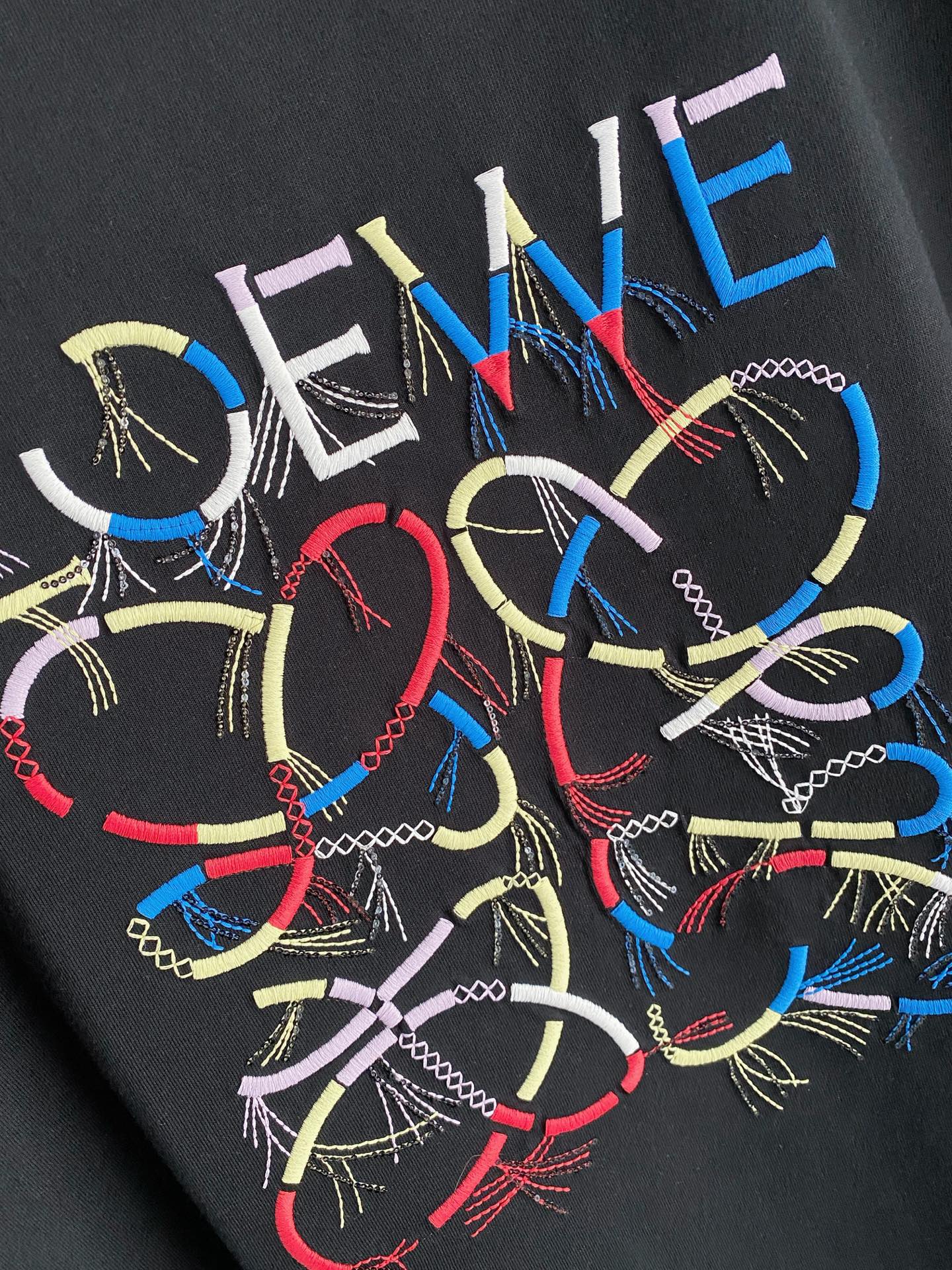 Loewe 罗意威 2026ss 春夏新款首发专柜最新款短袖圆领T恤 高端订制 设计前卫时尚！品牌log