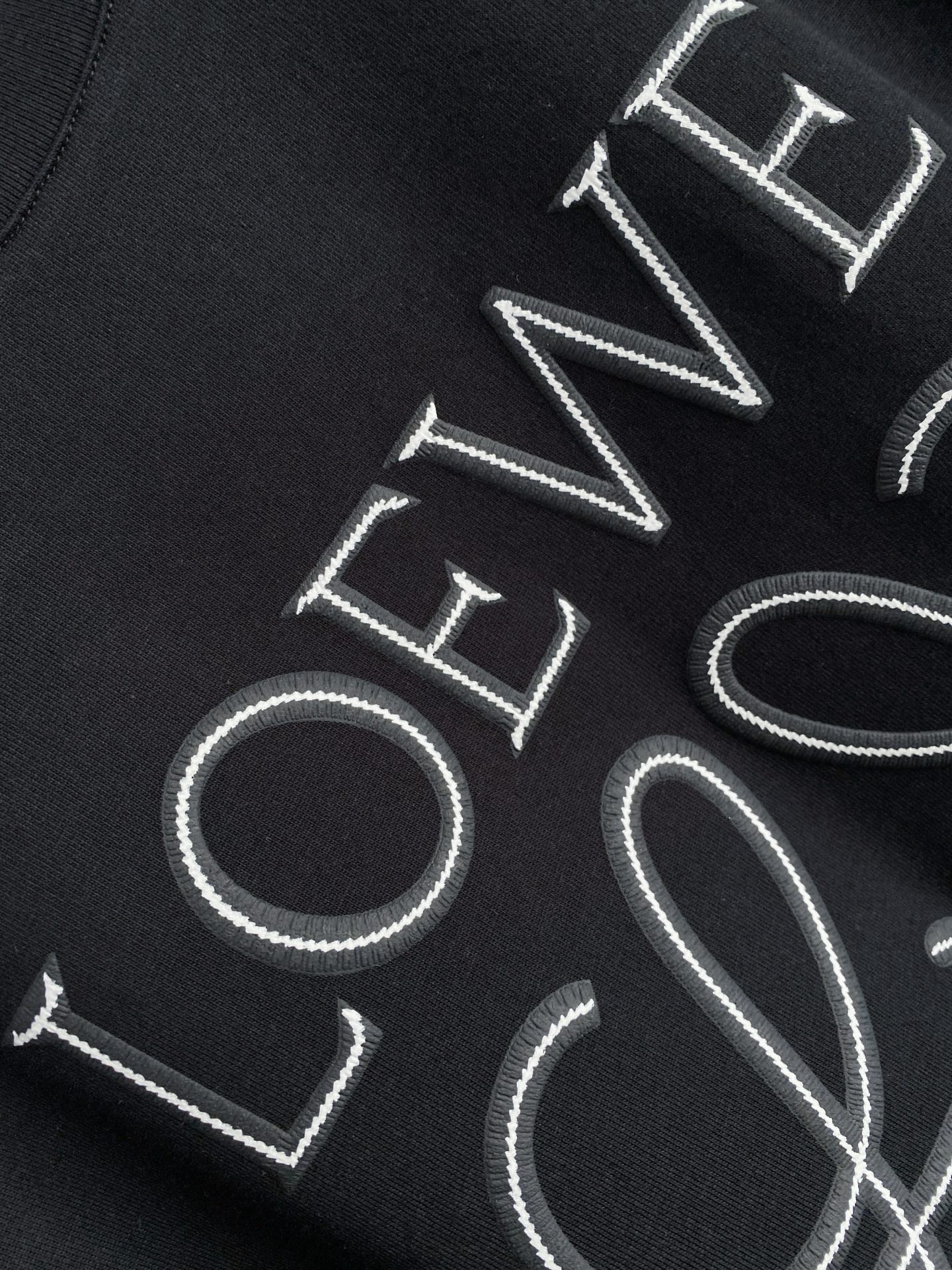 Loewe 罗意威 2026ss 春夏新款首发专柜最新款短袖圆领T恤 高端订制 设计前卫时尚！品牌log