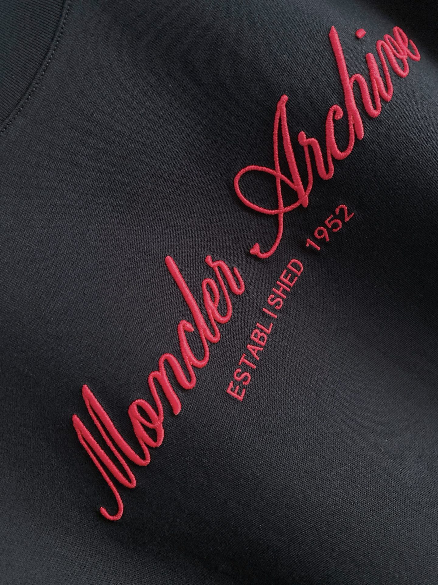 Moncler 蒙口 2026ss 春夏新款首发专柜最新款短袖圆领T恤 高端订制 设计前卫时尚！品牌lo