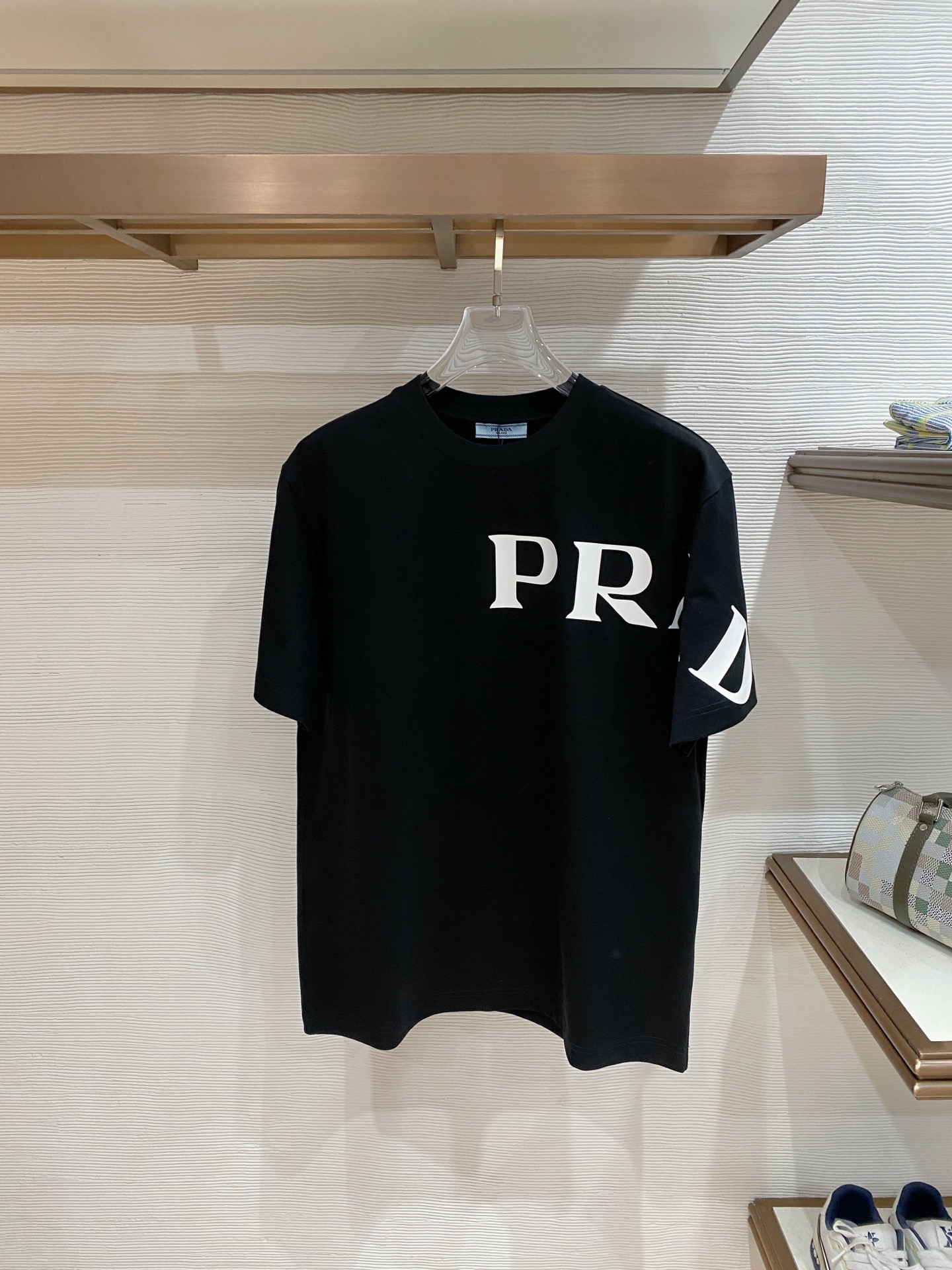 Prada 普拉达 2026ss 春夏新款首发专柜最新款短袖圆领T恤 高端订制 设计前卫时尚！品牌log