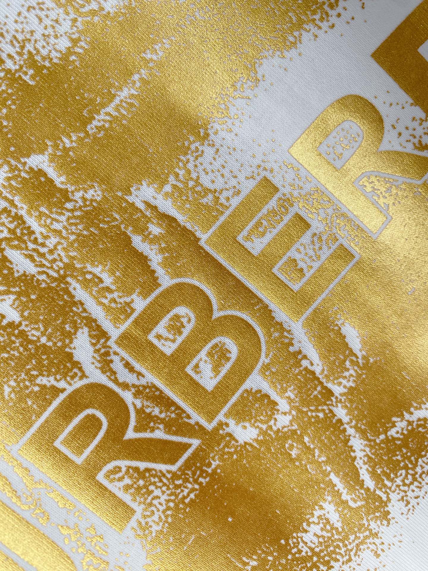 Burberry 巴宝莉 2026ss 春夏新款首发专柜最新款短袖圆领T恤 高端订制 设计前卫时尚！品牌