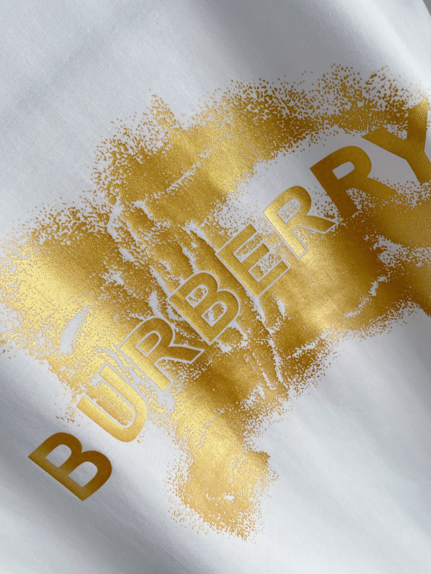 Burberry 巴宝莉 2026ss 春夏新款首发专柜最新款短袖圆领T恤 高端订制 设计前卫时尚！品牌