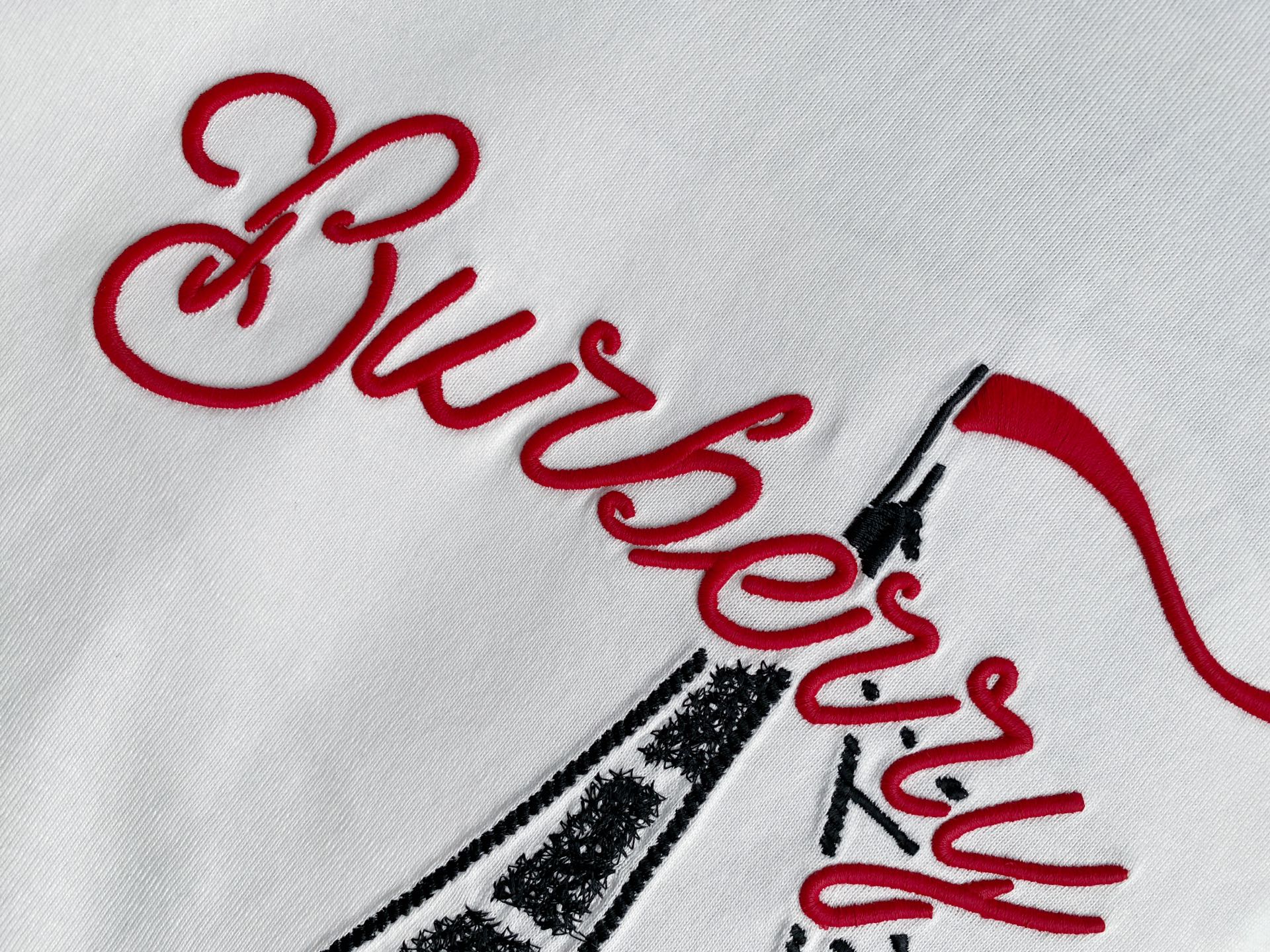 Burberry 巴宝莉 2026ss 春夏新款首发专柜最新款短袖圆领T恤 高端订制 设计前卫时尚！品牌