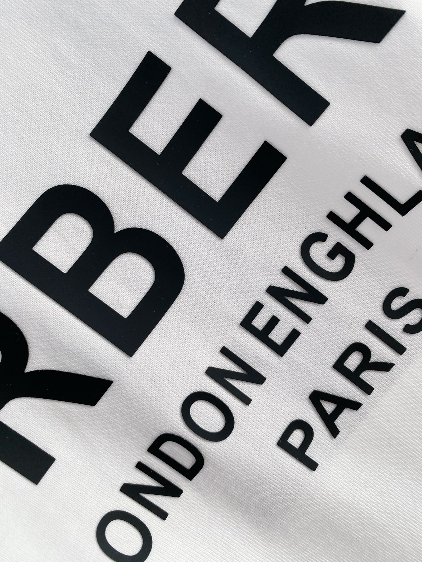 Burberry 巴宝莉 2026ss 春夏新款首发专柜最新款短袖圆领T恤 高端订制 设计前卫时尚！品牌