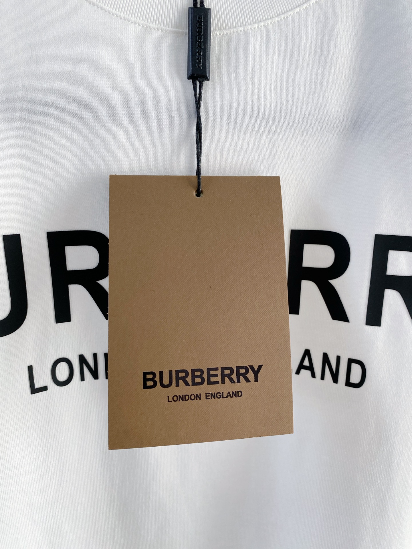 Burberry 巴宝莉 2026ss 春夏新款首发专柜最新款短袖圆领T恤 高端订制 设计前卫时尚！品牌