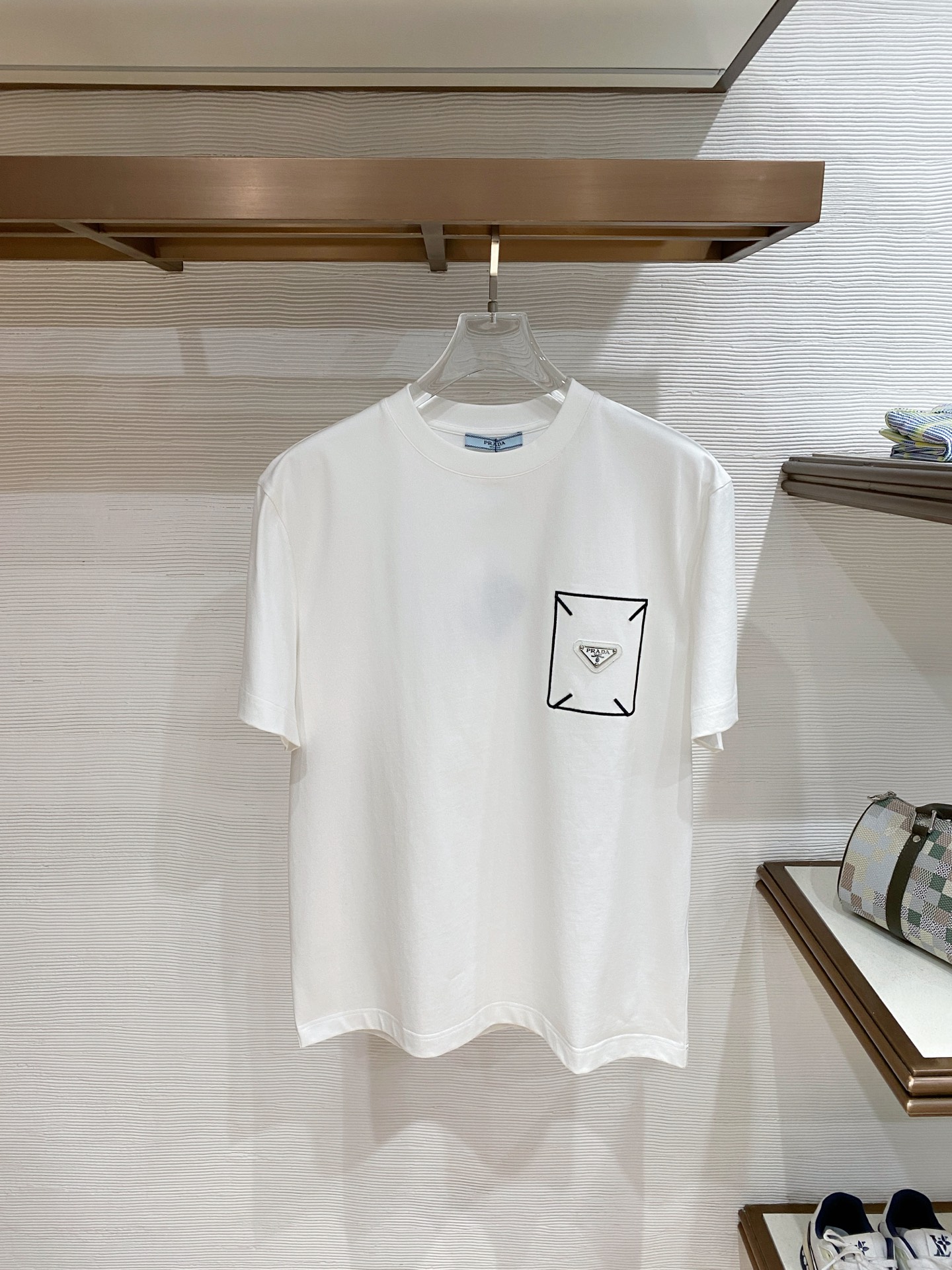 Prada 普拉达 2026ss 春夏新款首发专柜最新款短袖圆领T恤 高端订制 设计前卫时尚！品牌log