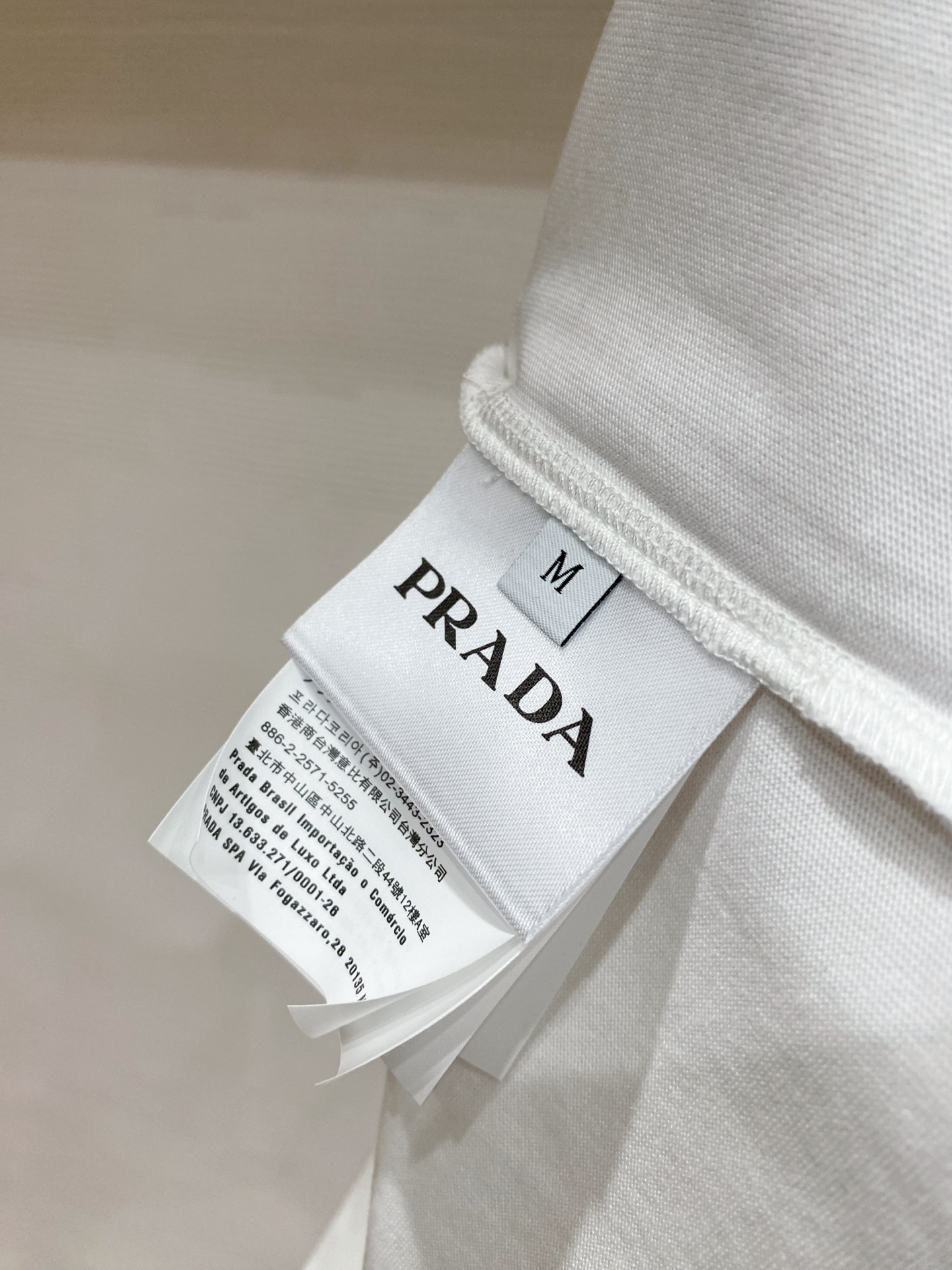 Prada 普拉达 2026ss 春夏新款首发专柜最新款短袖圆领T恤 高端订制 设计前卫时尚！品牌log