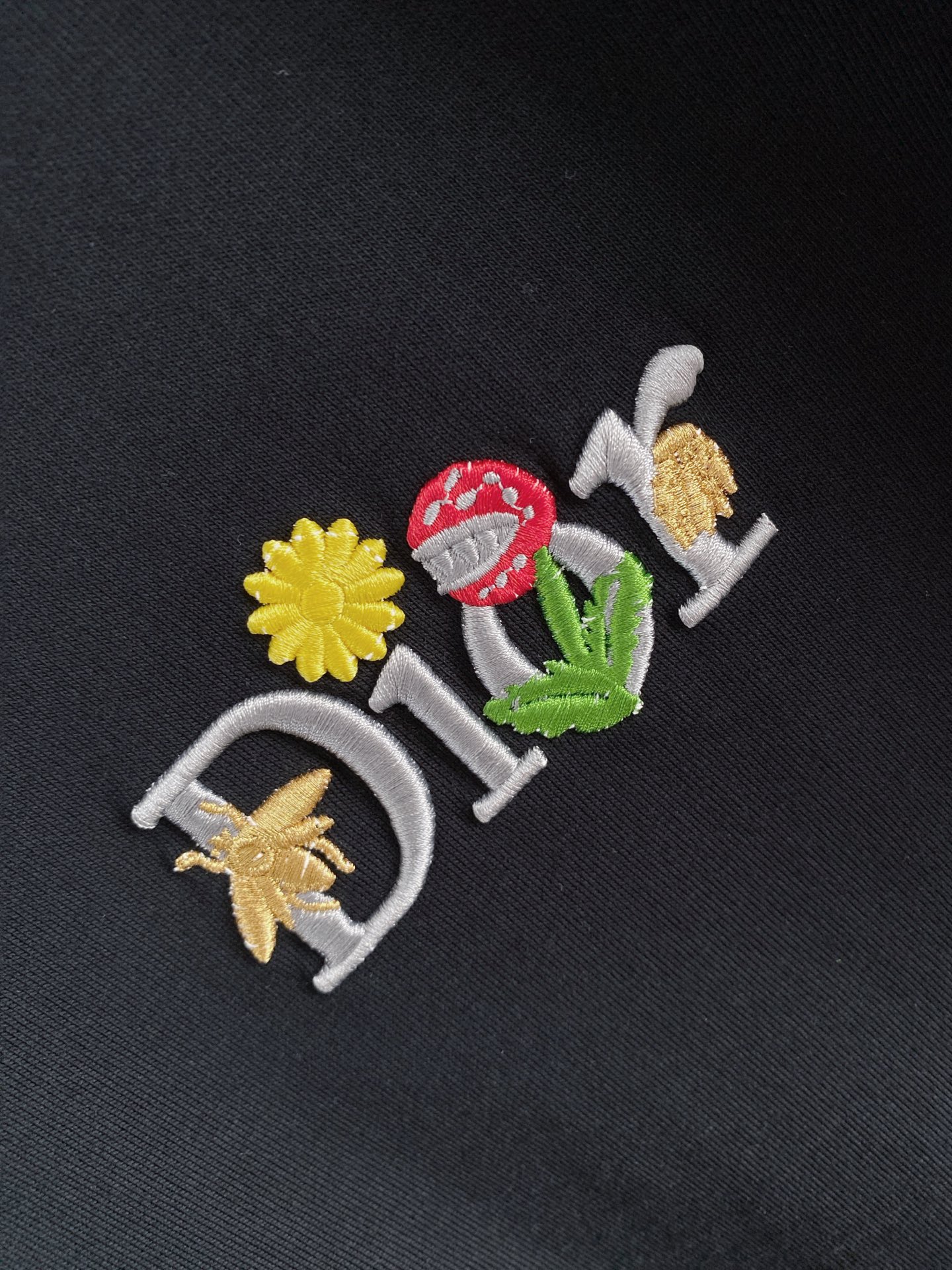 Dior 迪奥 2026ss 春夏新款首发专柜最新款短袖圆领T恤 高端订制 设计前卫时尚！品牌logo重