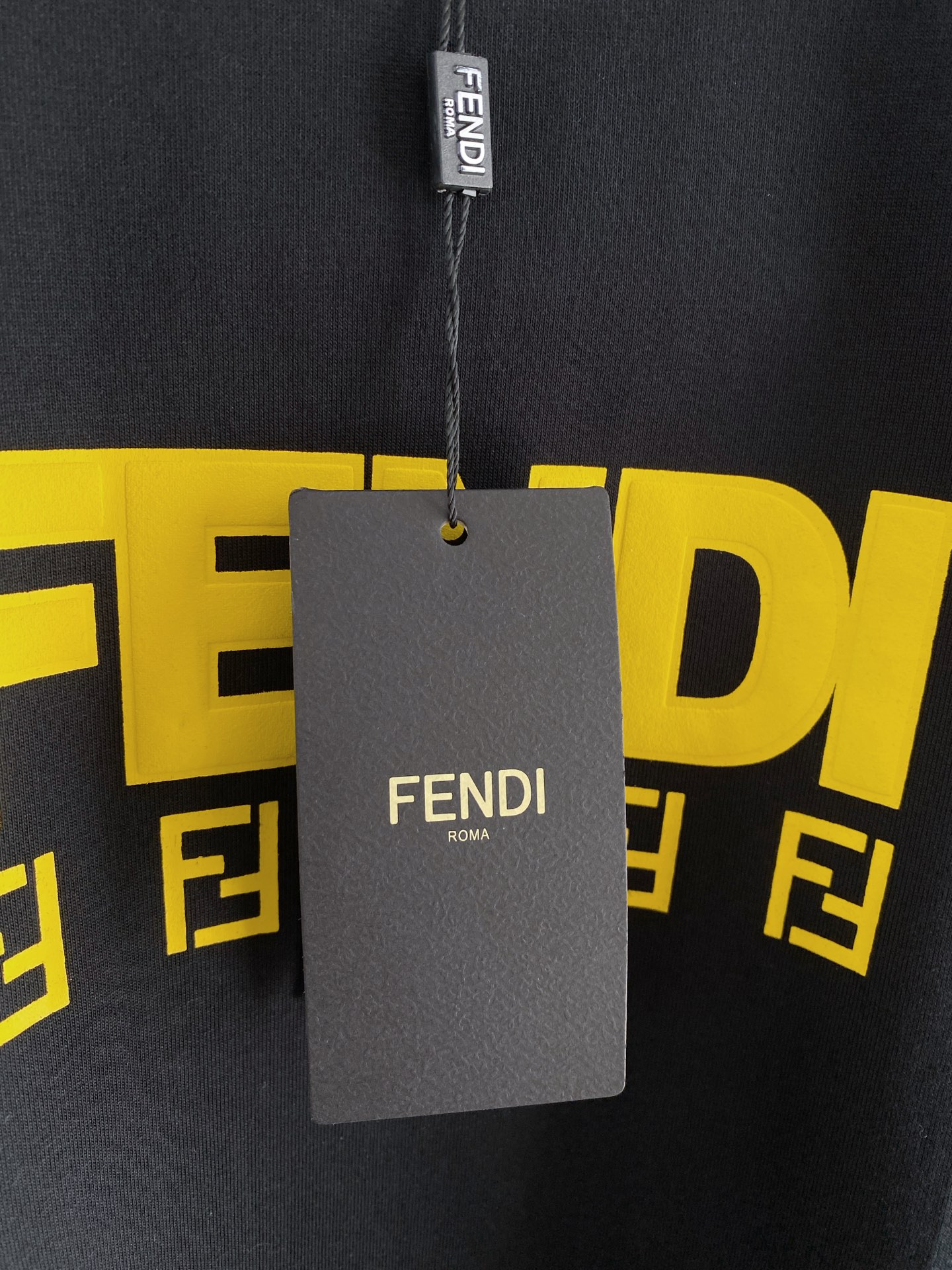 Fendi 芬迪 2026ss 春夏新款首发专柜最新款短袖圆领T恤 高端订制 设计前卫时尚！品牌logo