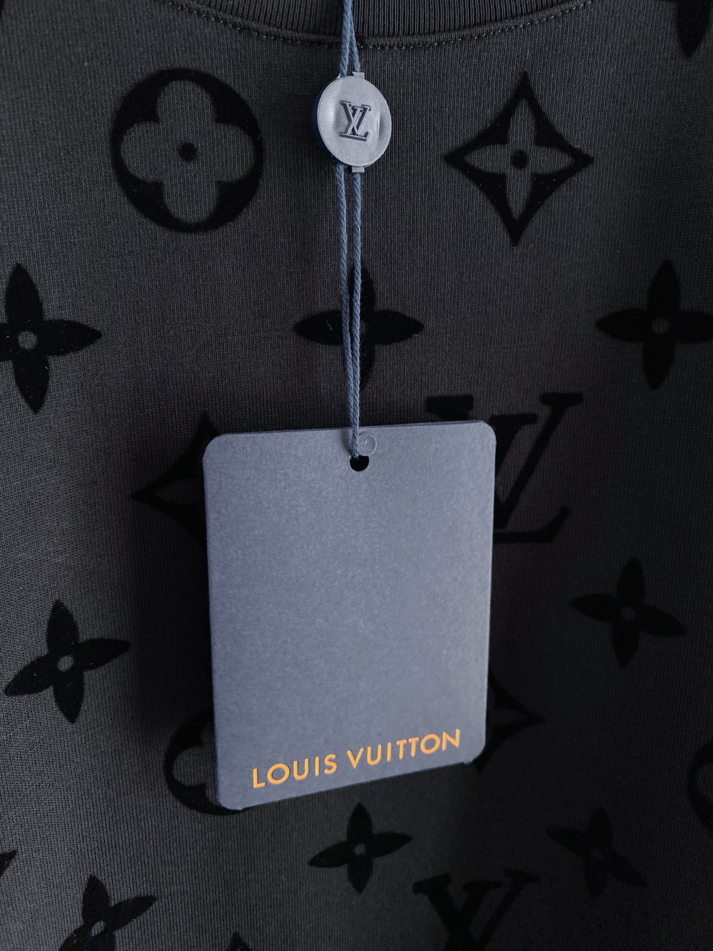 LV 2026ss 春夏新款首发专柜最新款短袖圆领T恤 高端订制 设计前卫时尚！品牌logo重工艺设计 