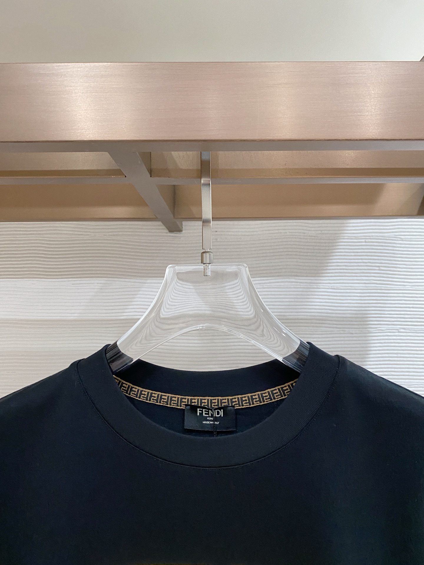 Fendi 芬迪 2026ss 春夏新款首发专柜最新款短袖圆领T恤 高端订制 设计前卫时尚！品牌logo