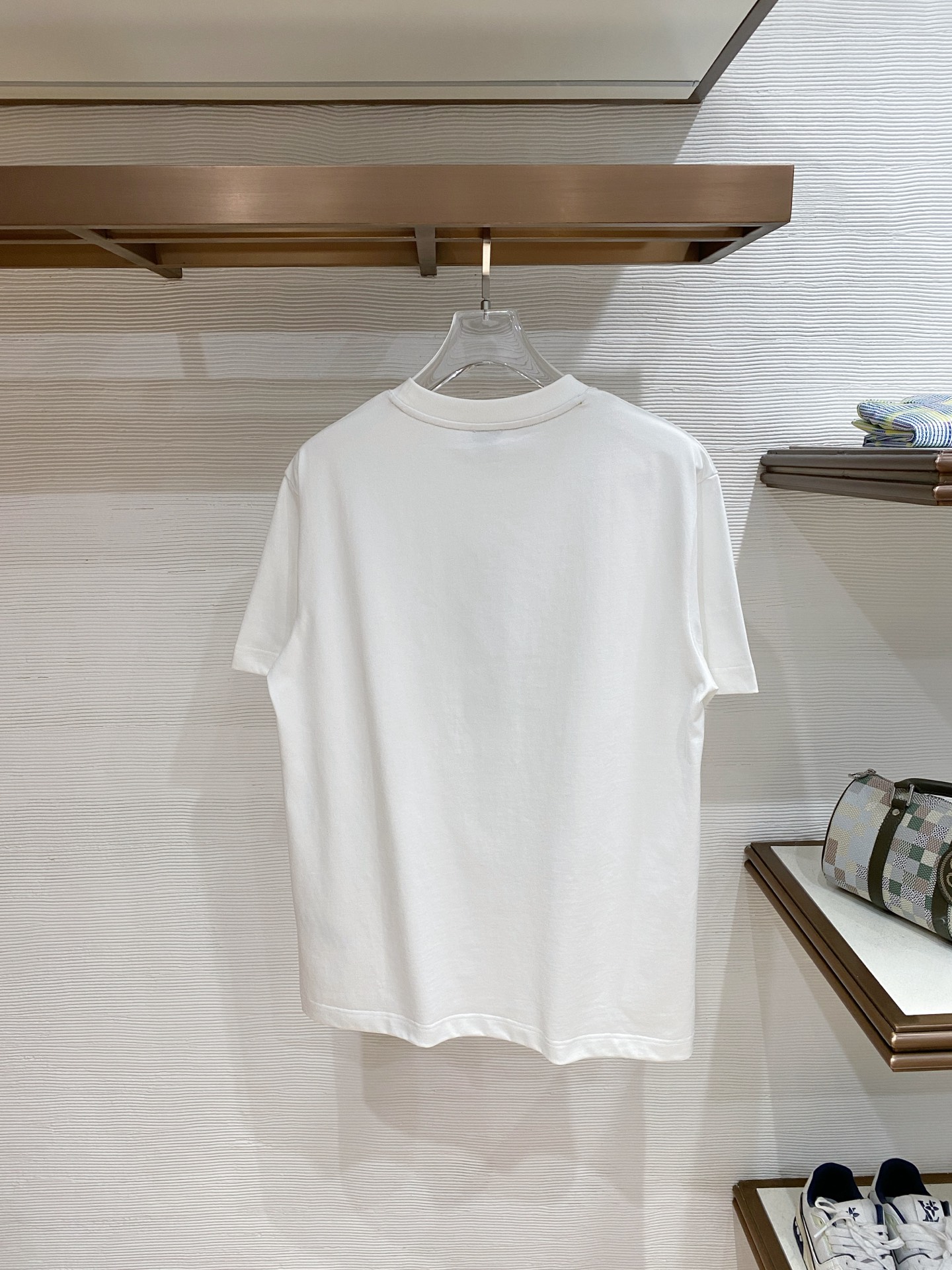 Fendi 芬迪 2026ss 春夏新款首发专柜最新款短袖圆领T恤 高端订制 设计前卫时尚！品牌logo