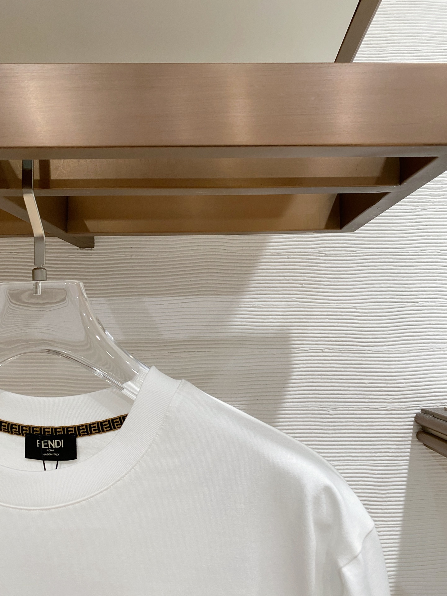 Fendi 芬迪 2026ss 春夏新款首发专柜最新款短袖圆领T恤 高端订制 设计前卫时尚！品牌logo