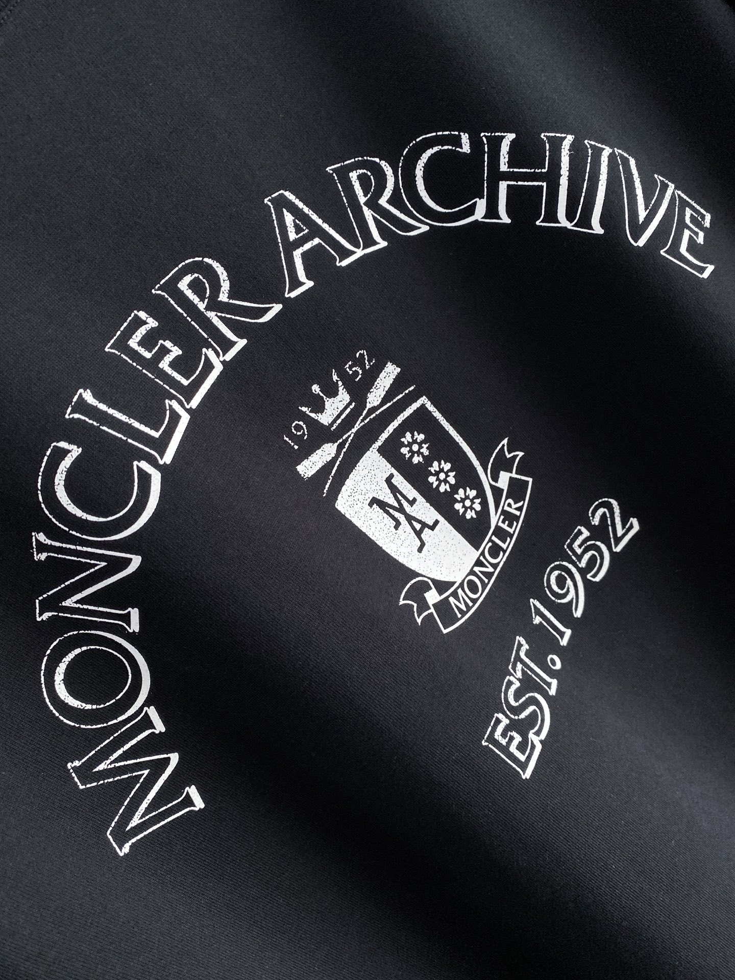 Moncler 蒙口 2026ss 春夏新款首发专柜最新款短袖圆领T恤 高端订制 设计前卫时尚！品牌lo