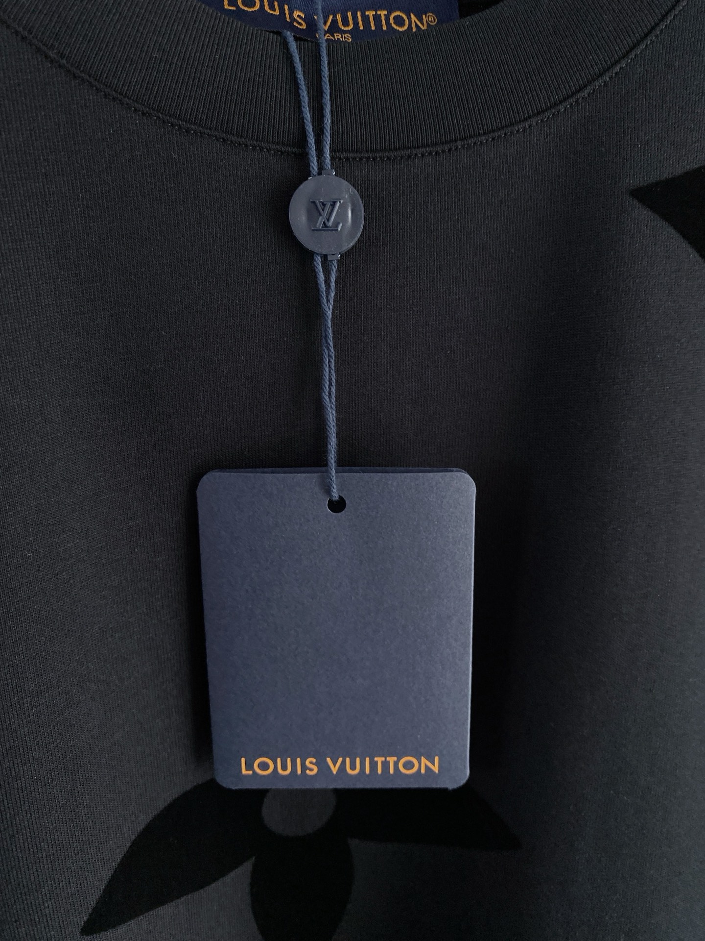 LV 2026ss 春夏新款首发专柜最新款短袖圆领T恤 高端订制 设计前卫时尚！品牌logo重工艺设计 