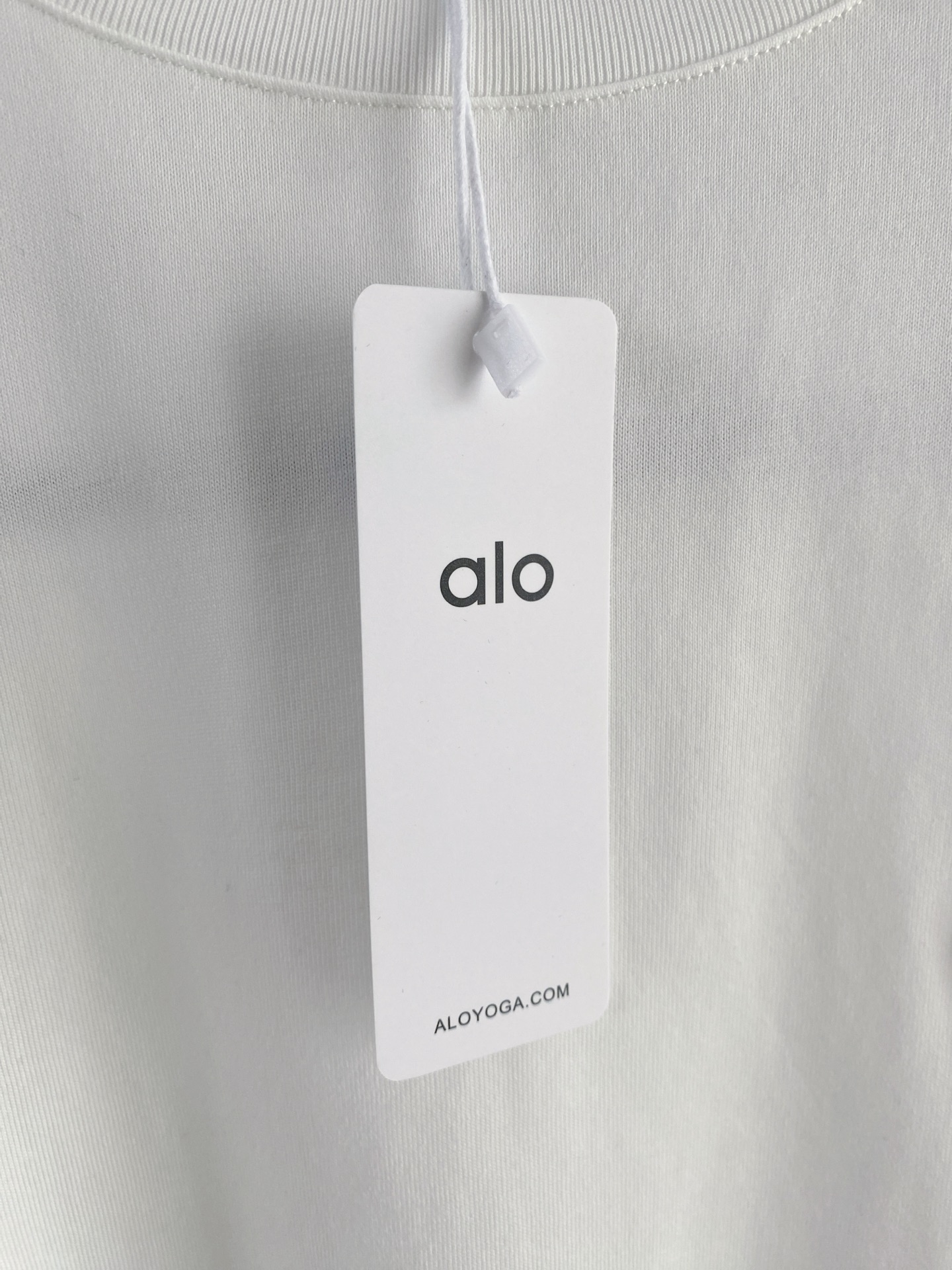 ALO 2026ss 春夏新款首发专柜最新款短袖圆领T恤 高端订制 设计前卫时尚！品牌logo重工艺设计