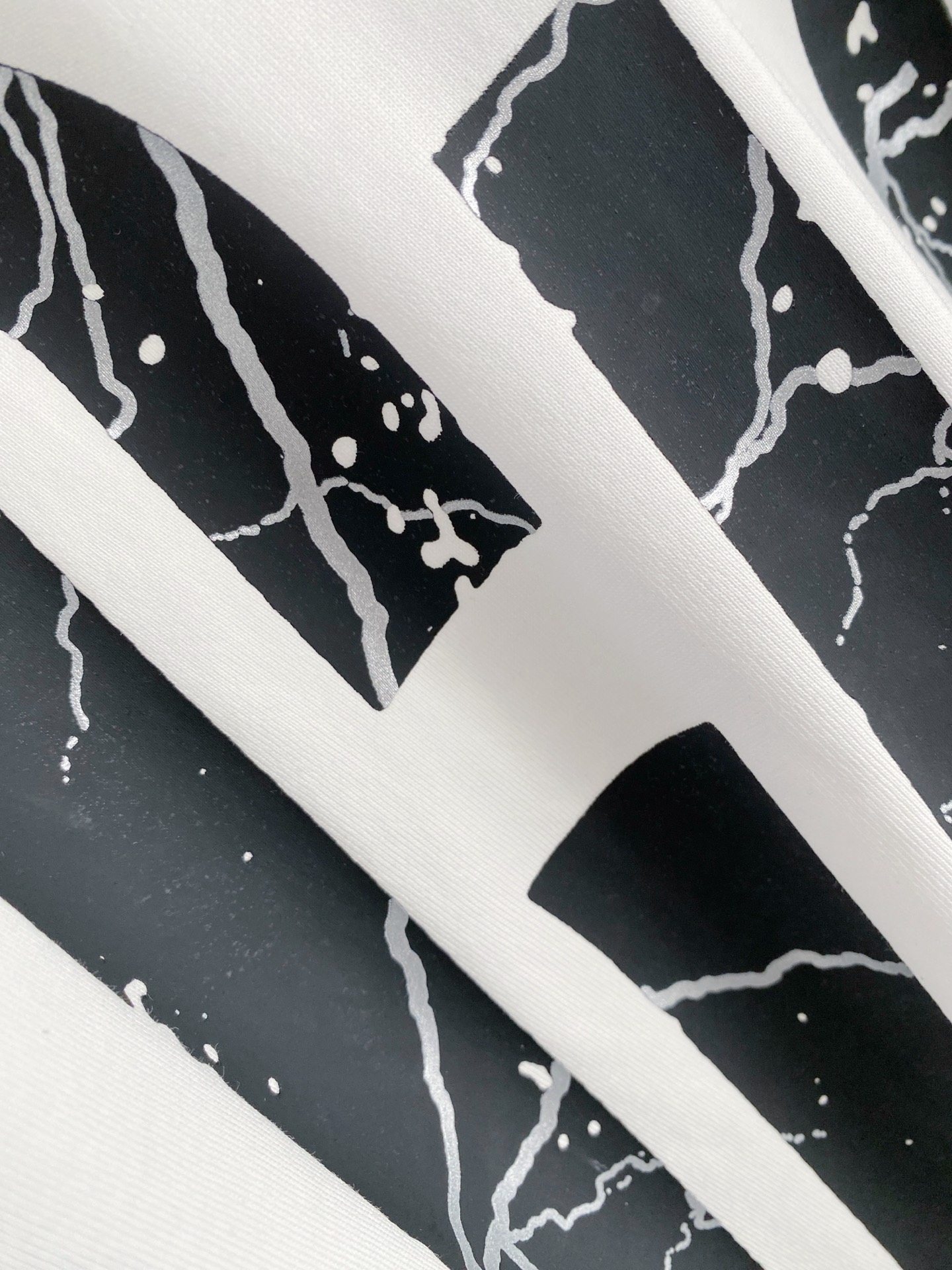 Gucci 古奇 2026ss 春夏新款首发专柜最新款短袖圆领T恤 高端订制 设计前卫时尚！品牌logo