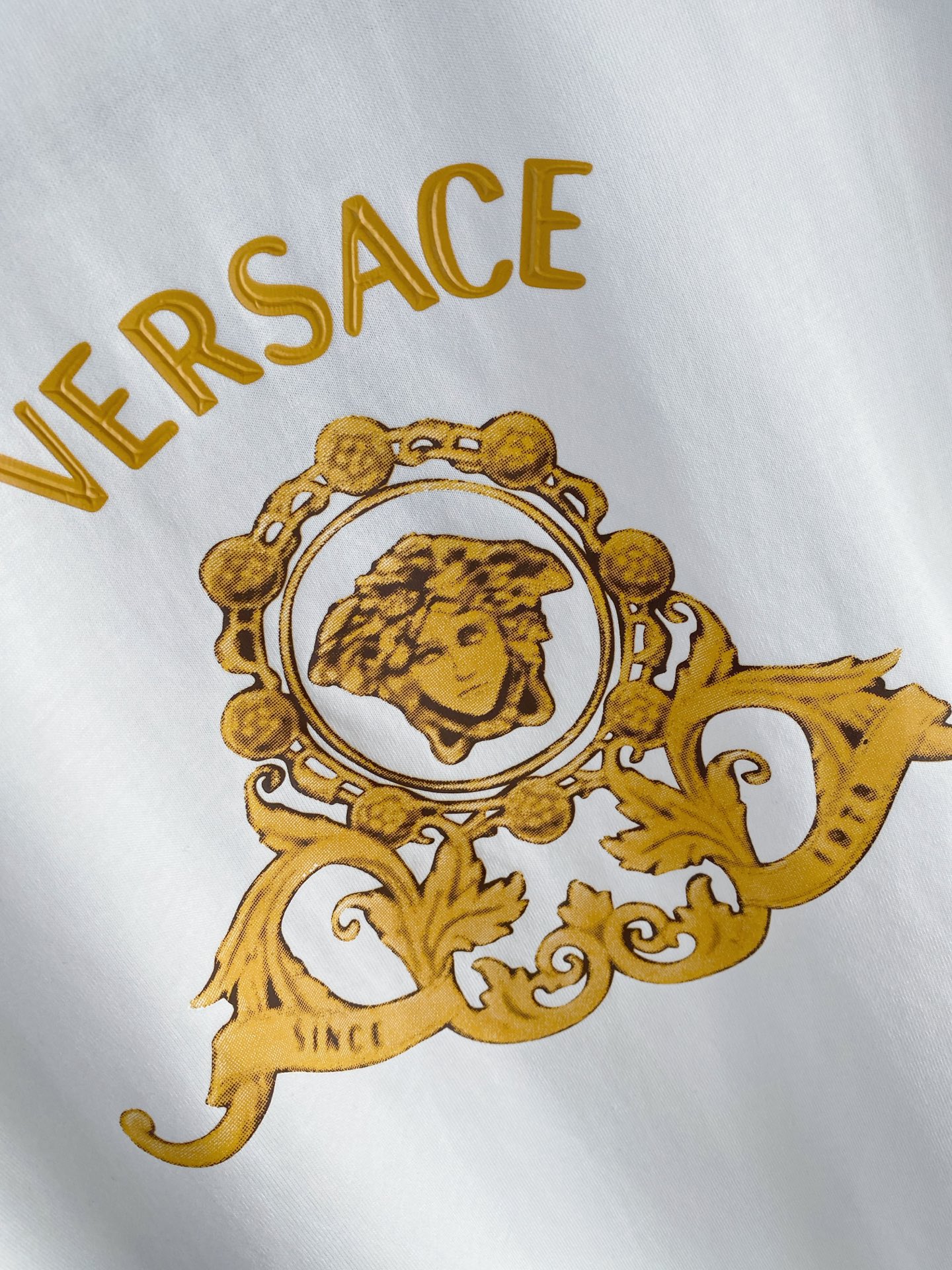 Versace 范思哲 2026ss 春夏新款首发专柜最新款短袖圆领T恤 高端订制 设计前卫时尚！品牌l