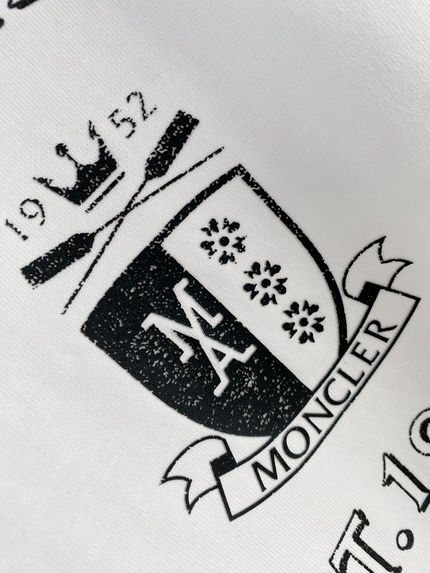 Moncler 蒙口 2026ss 春夏新款首发专柜最新款短袖圆领T恤 高端订制 设计前卫时尚！品牌lo