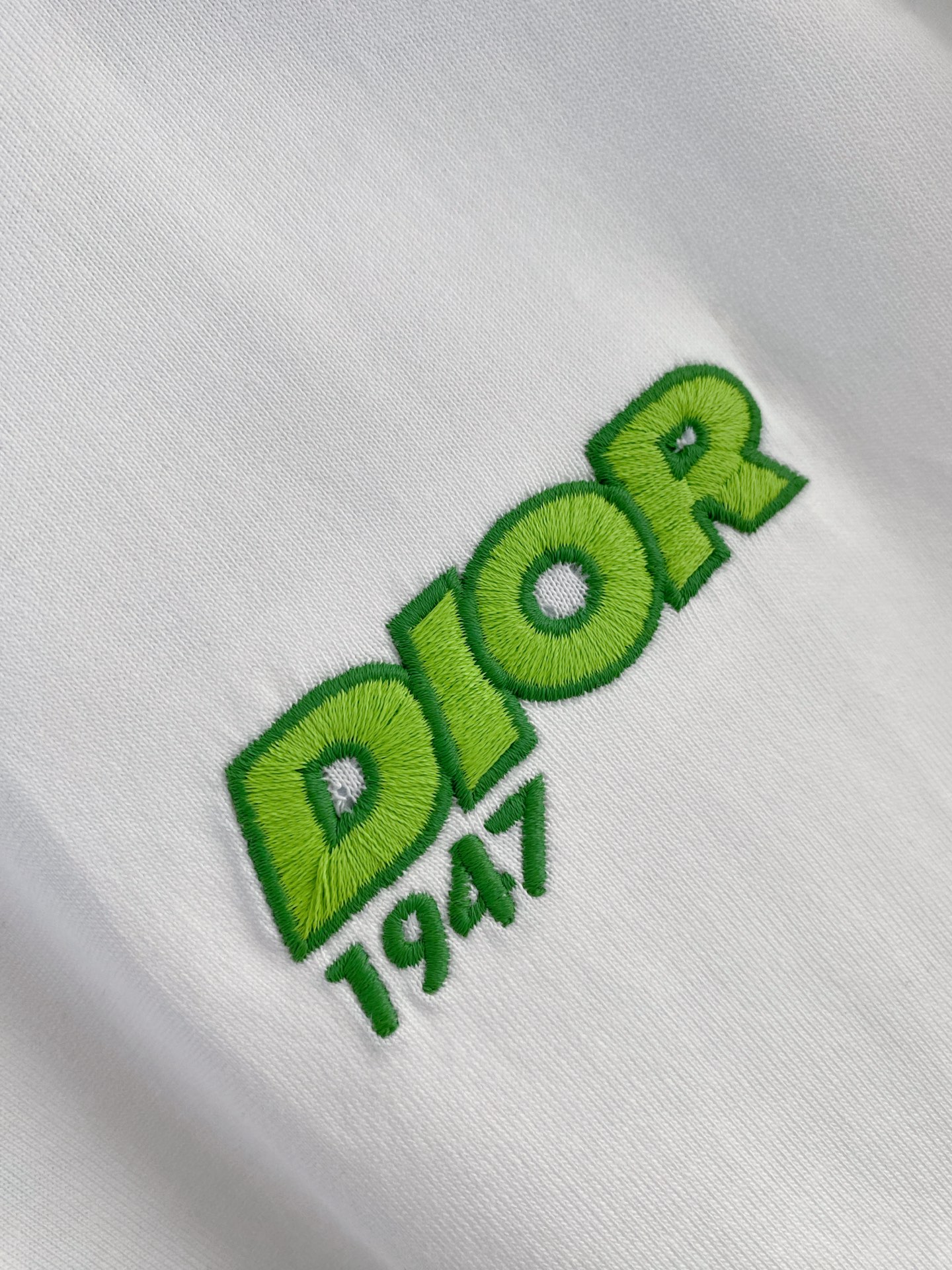 Dior 迪奥 2026ss 春夏新款首发专柜最新款短袖圆领T恤 高端订制 设计前卫时尚！品牌logo重