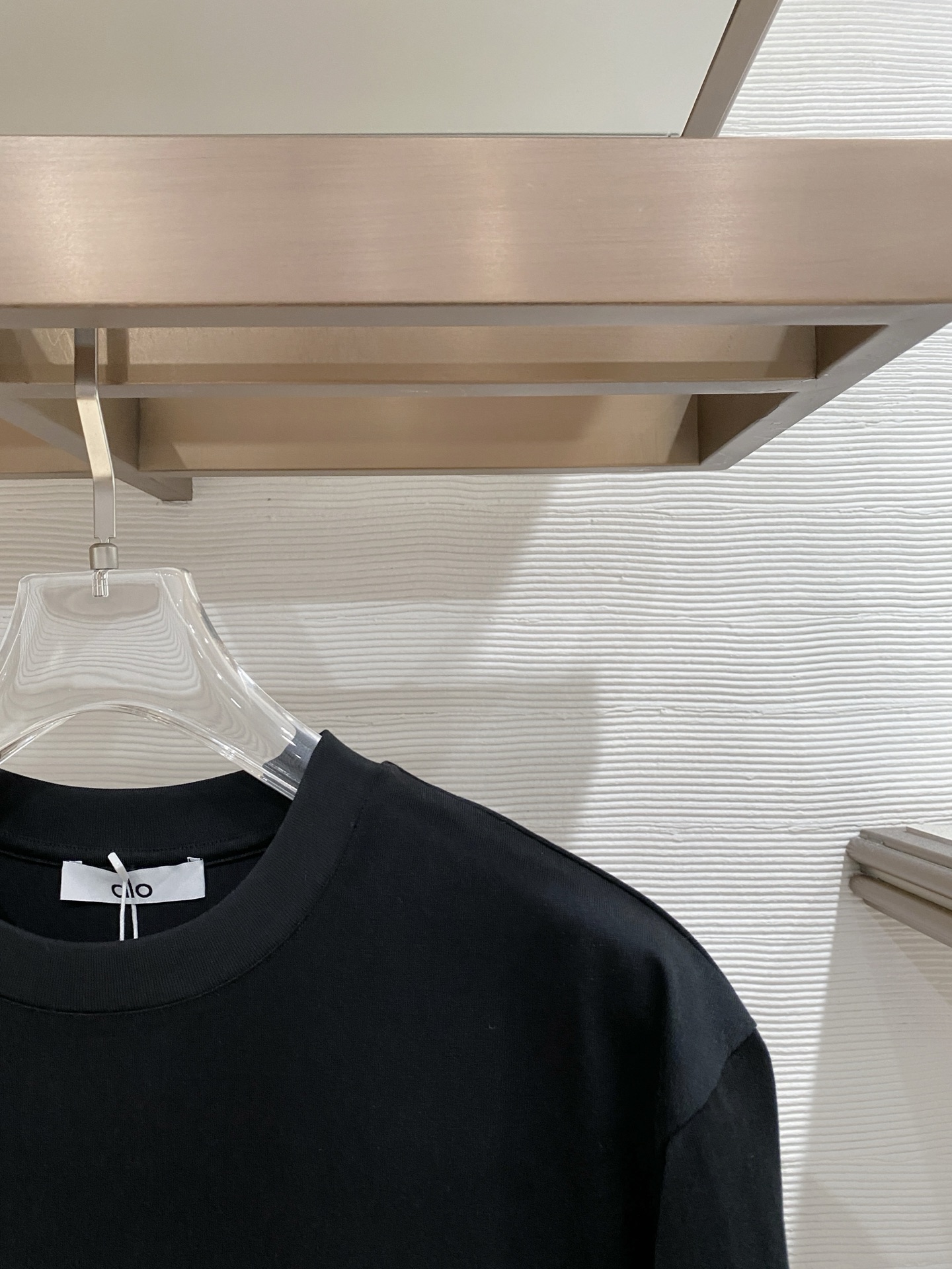 ALO 2026ss 春夏新款首发专柜最新款短袖圆领T恤 高端订制 设计前卫时尚！品牌logo重工艺设计