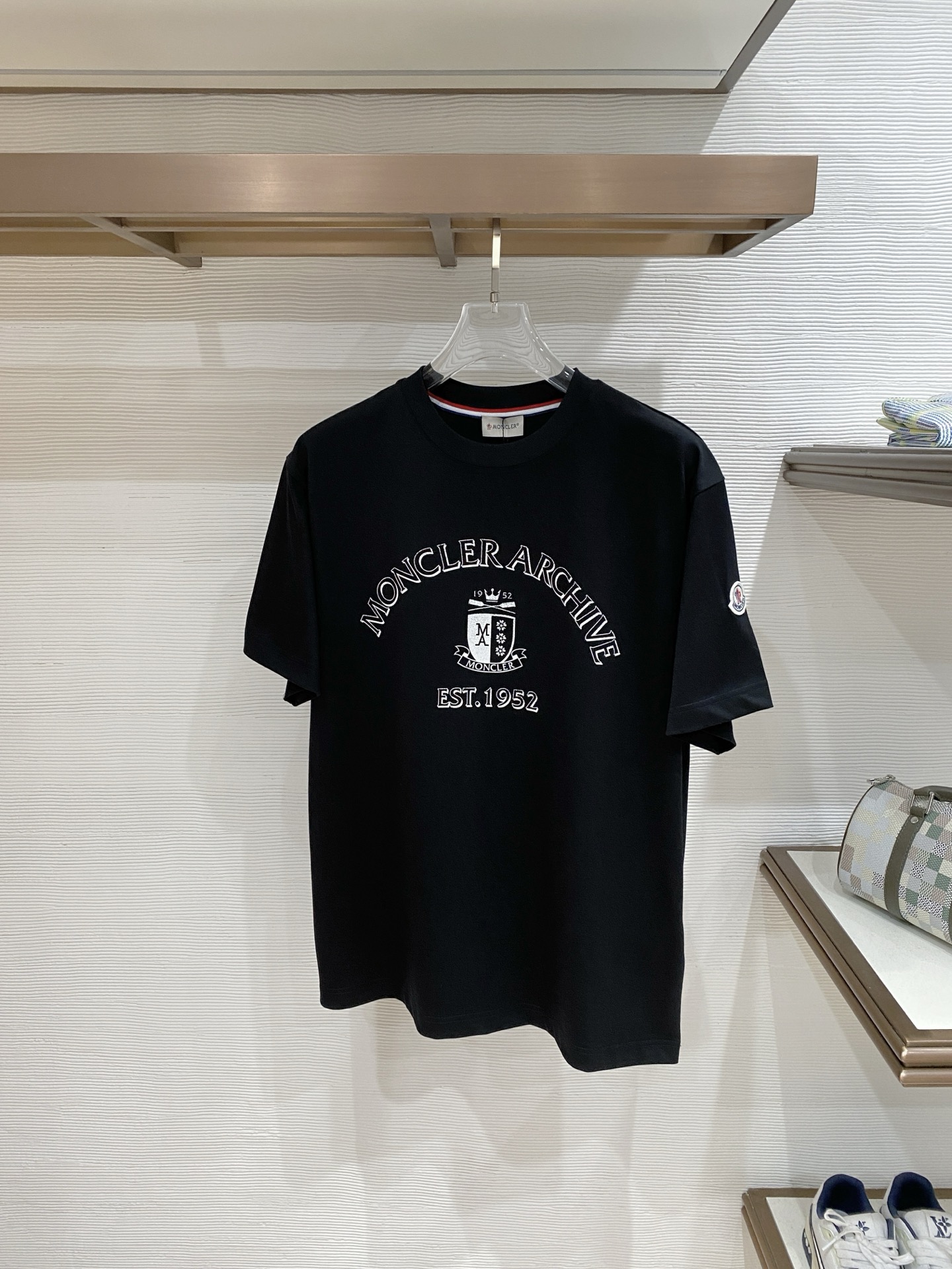 Moncler 蒙口 2026ss 春夏新款首发专柜最新款短袖圆领T恤 高端订制 设计前卫时尚！品牌lo