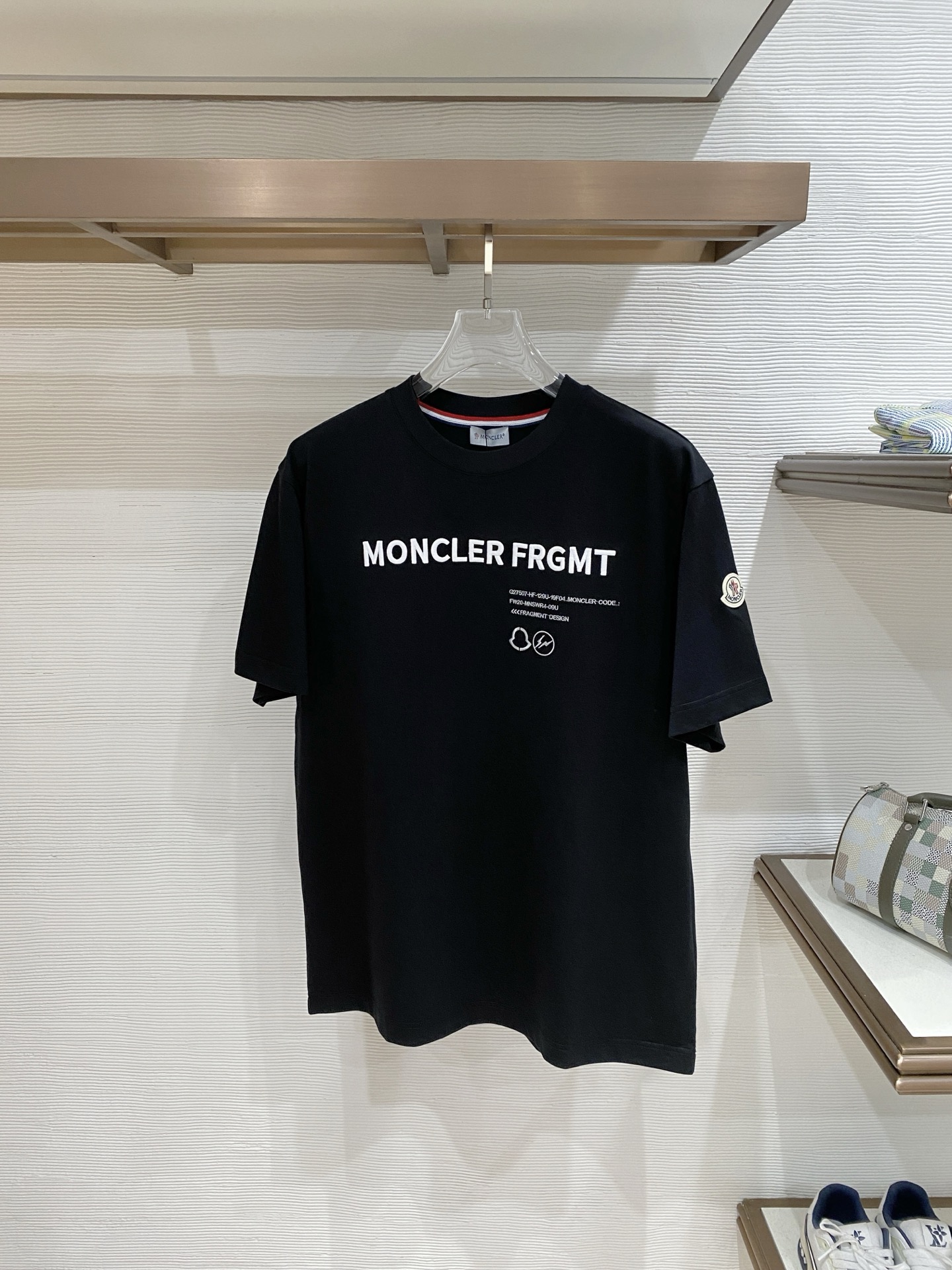 Moncler 蒙口 2026ss 春夏新款首发专柜最新款短袖圆领T恤 高端订制 设计前卫时尚！品牌lo